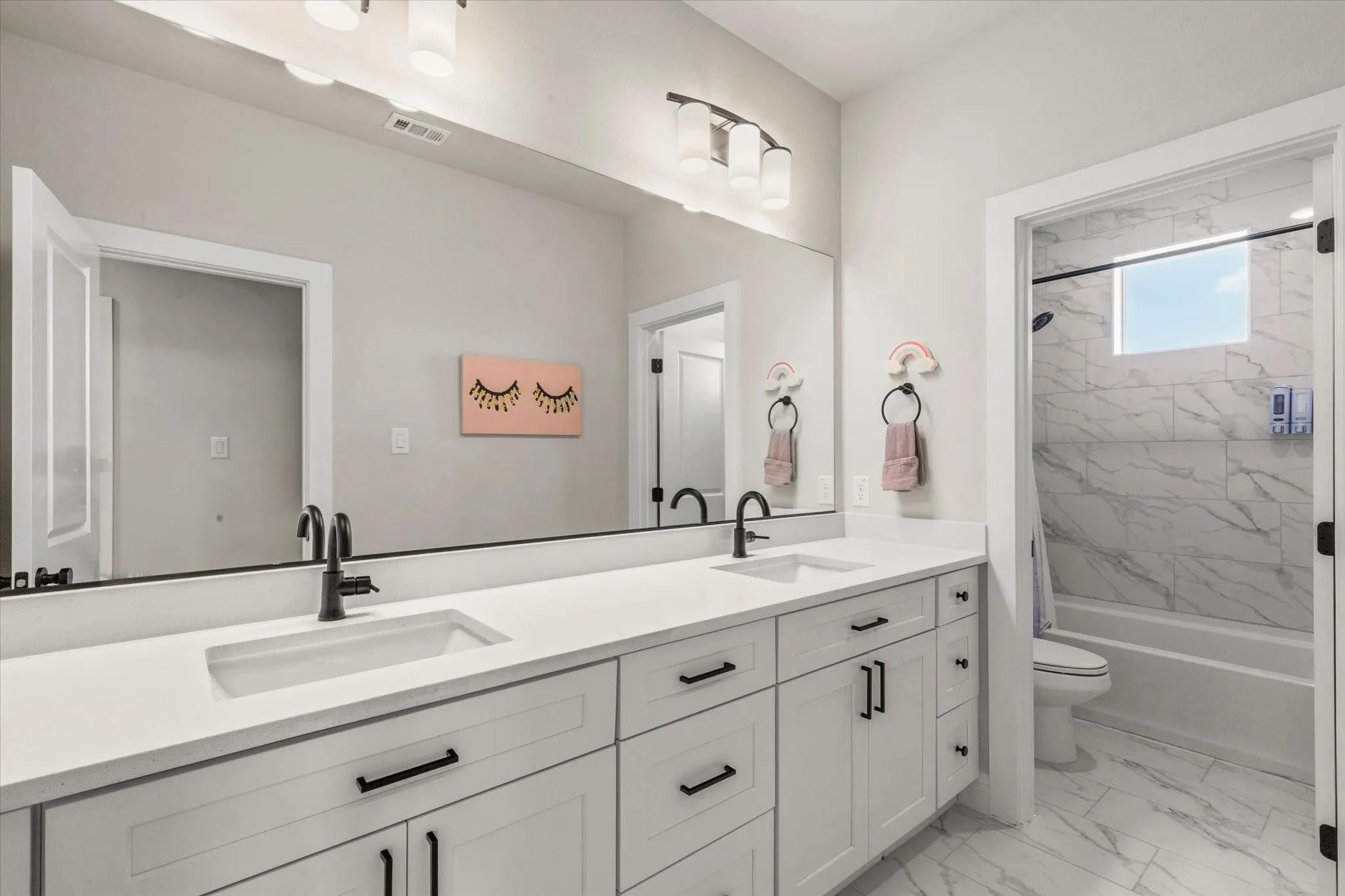 Single Family Residence For Rent in Collin County , 711 Lexington Lane, Nevada, Texas 75173, 5 Bedroom, 5 Bathroom, 4 Garage spaces, 5,789 Sqft, built in 2022, mls#21312990, Real Estate Agent in Nevada, Homes For Rent in Collin county, Homes For Rent in Nevada, Realtor in Nevada Texas, Real Estate Brokerage Independent Realty Texas, Luminita Cordes Realtor