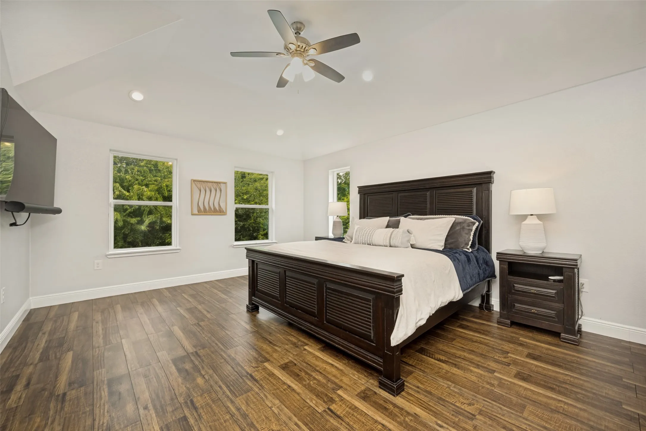 Single Family Residence For Sale in Denton County , 110 Cedar Lane, Roanoke, Texas 76262, 4 Bedroom, 4 Bathroom, 2 Garage spaces, 2,923 Sqft, built in 2022, mls#21296855, Real Estate Agent in Roanoke, Homes For Sale in Denton county, Homes For Sale in Roanoke, Realtor in Roanoke Texas, Real Estate Brokerage Independent Realty Texas, Luminita Cordes Realtor