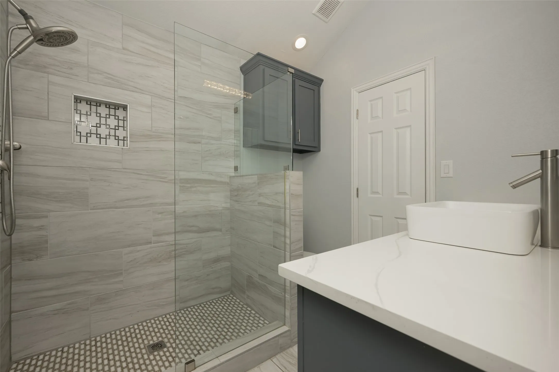 Single Family Residence For Sale in Denton County , 110 Cedar Lane, Roanoke, Texas 76262, 4 Bedroom, 4 Bathroom, 2 Garage spaces, 2,923 Sqft, built in 2022, mls#21296855, Real Estate Agent in Roanoke, Homes For Sale in Denton county, Homes For Sale in Roanoke, Realtor in Roanoke Texas, Real Estate Brokerage Independent Realty Texas, Luminita Cordes Realtor