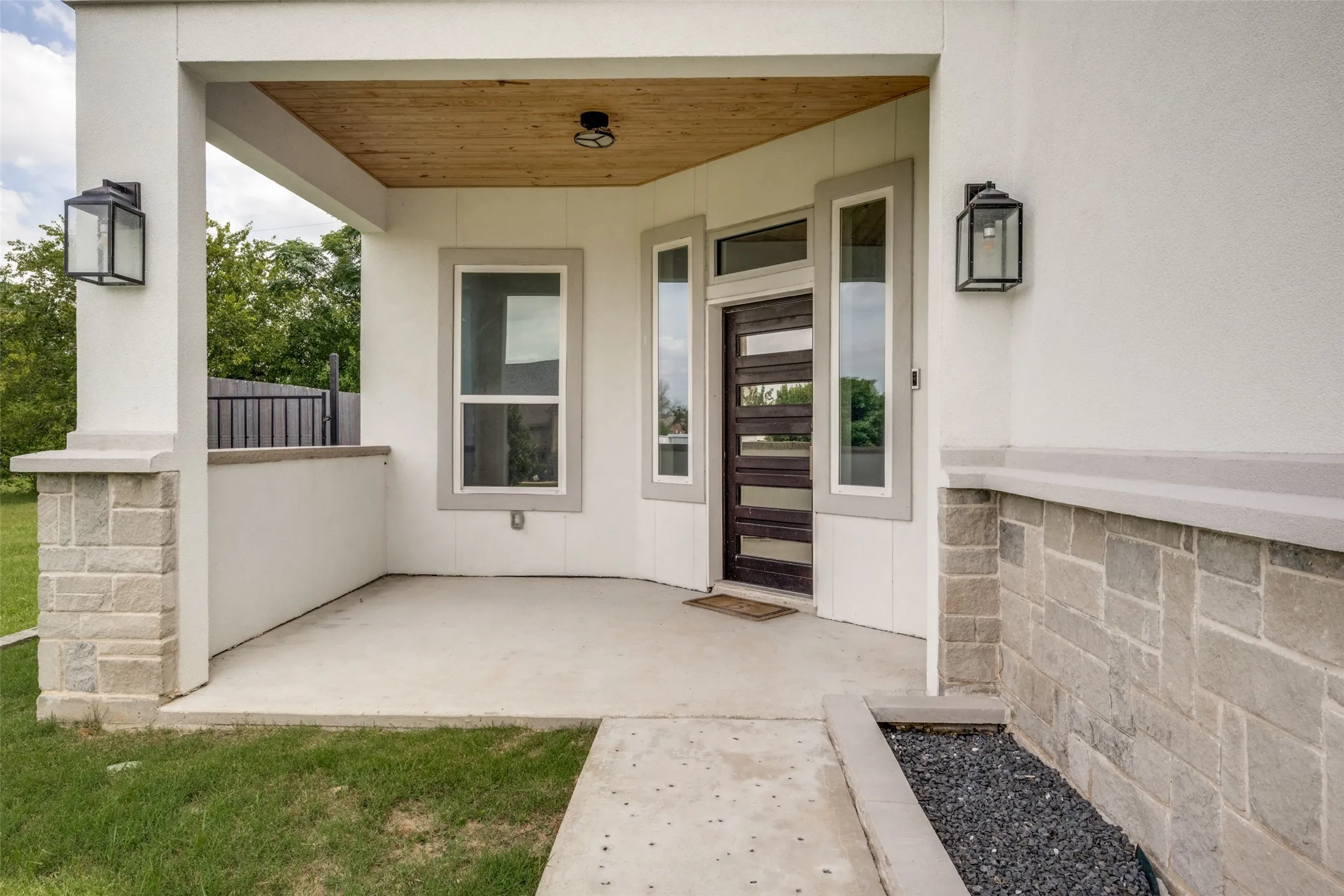 Single Family Residence For Sale in Denton County , 110 Cedar Lane, Roanoke, Texas 76262, 4 Bedroom, 4 Bathroom, 2 Garage spaces, 2,923 Sqft, built in 2022, mls#21296855, Real Estate Agent in Roanoke, Homes For Sale in Denton county, Homes For Sale in Roanoke, Realtor in Roanoke Texas, Real Estate Brokerage Independent Realty Texas, Luminita Cordes Realtor