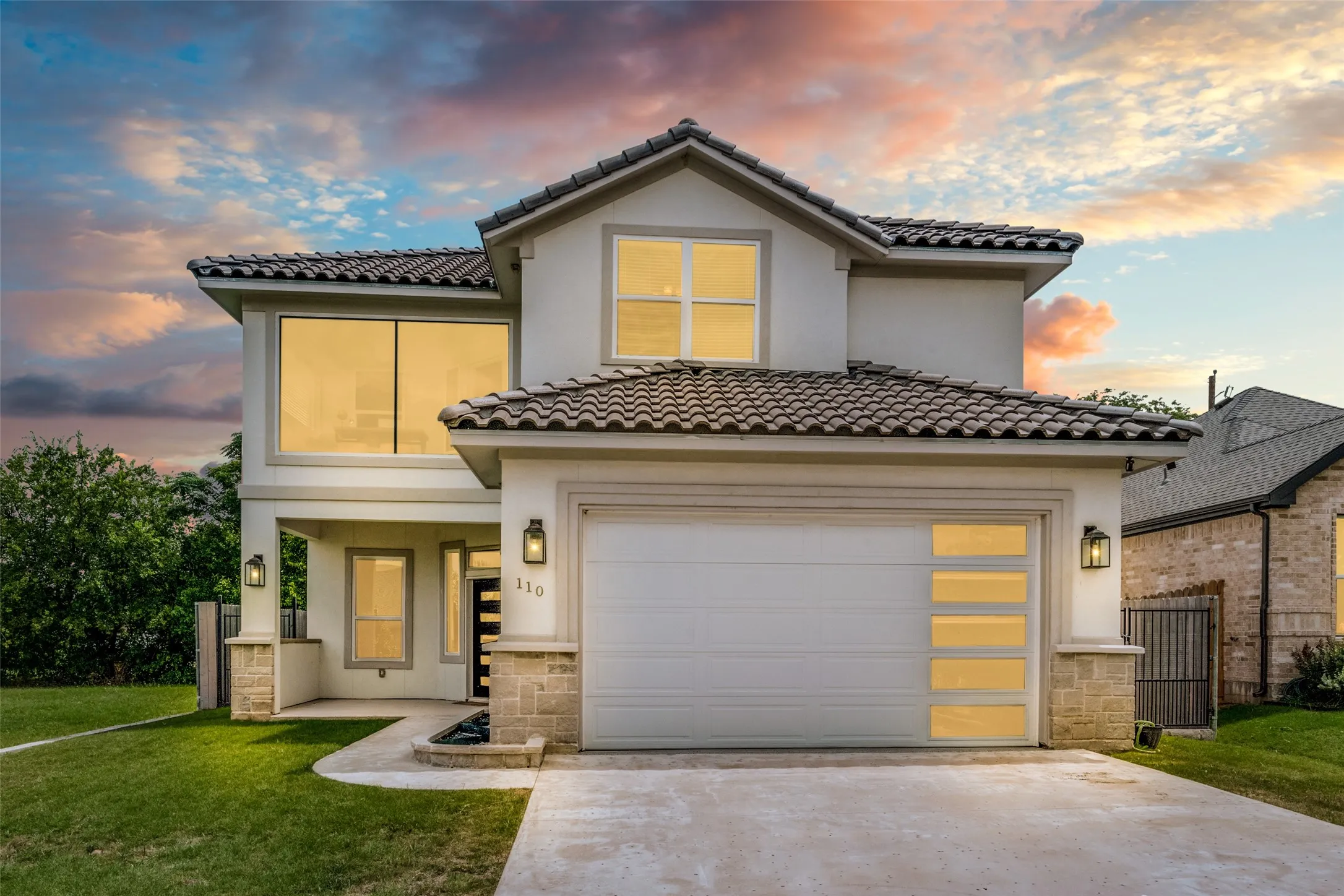 Single Family Residence For Sale in Denton County , 110 Cedar Lane, Roanoke, Texas 76262, 4 Bedroom, 4 Bathroom, 2 Garage spaces, 2,923 Sqft, built in 2022, mls#21296855, Real Estate Agent in Roanoke, Homes For Sale in Denton county, Homes For Sale in Roanoke, Realtor in Roanoke Texas, Real Estate Brokerage Independent Realty Texas, Luminita Cordes Realtor