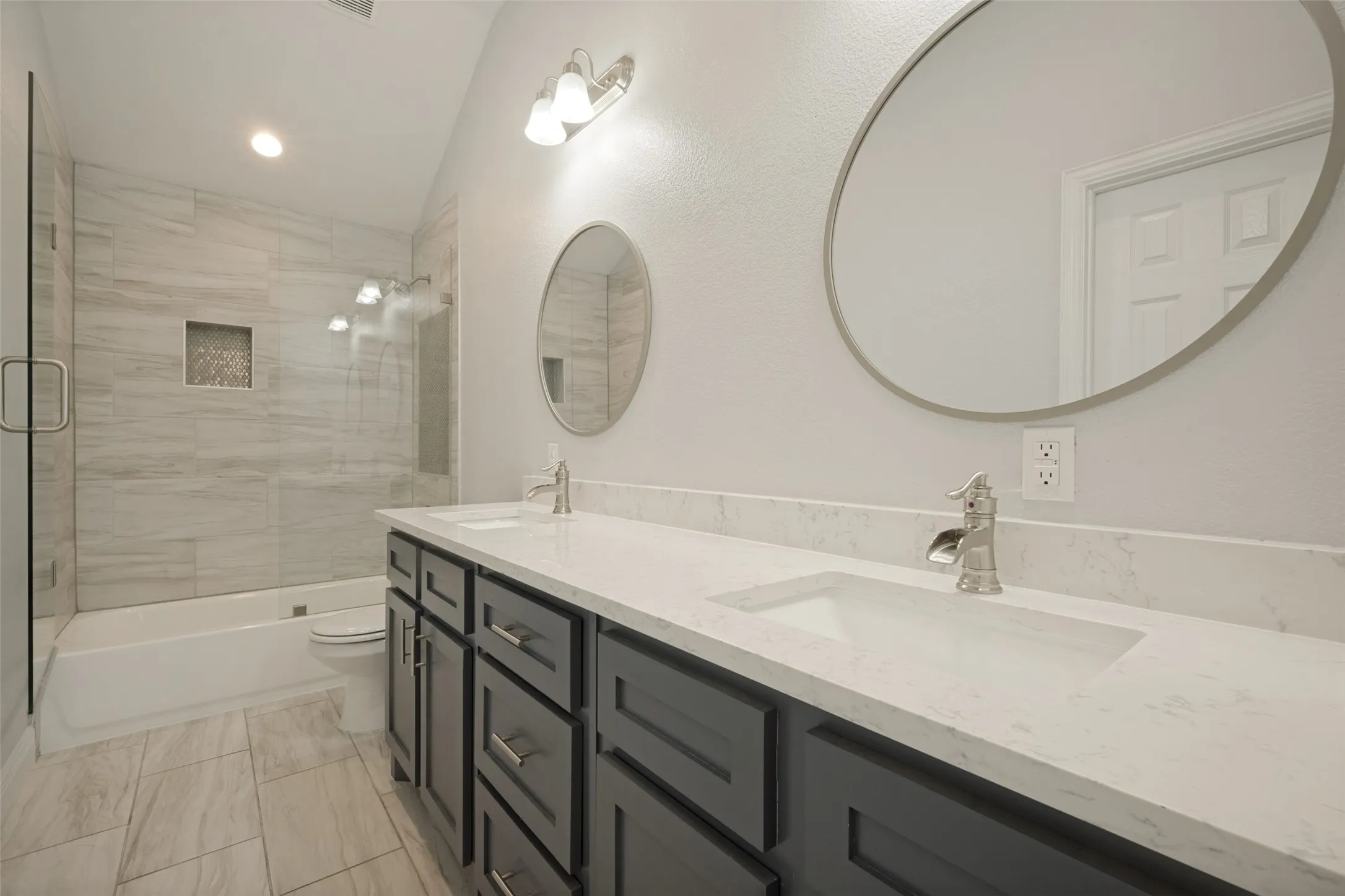 Single Family Residence For Sale in Denton County , 110 Cedar Lane, Roanoke, Texas 76262, 4 Bedroom, 4 Bathroom, 2 Garage spaces, 2,923 Sqft, built in 2022, mls#21296855, Real Estate Agent in Roanoke, Homes For Sale in Denton county, Homes For Sale in Roanoke, Realtor in Roanoke Texas, Real Estate Brokerage Independent Realty Texas, Luminita Cordes Realtor