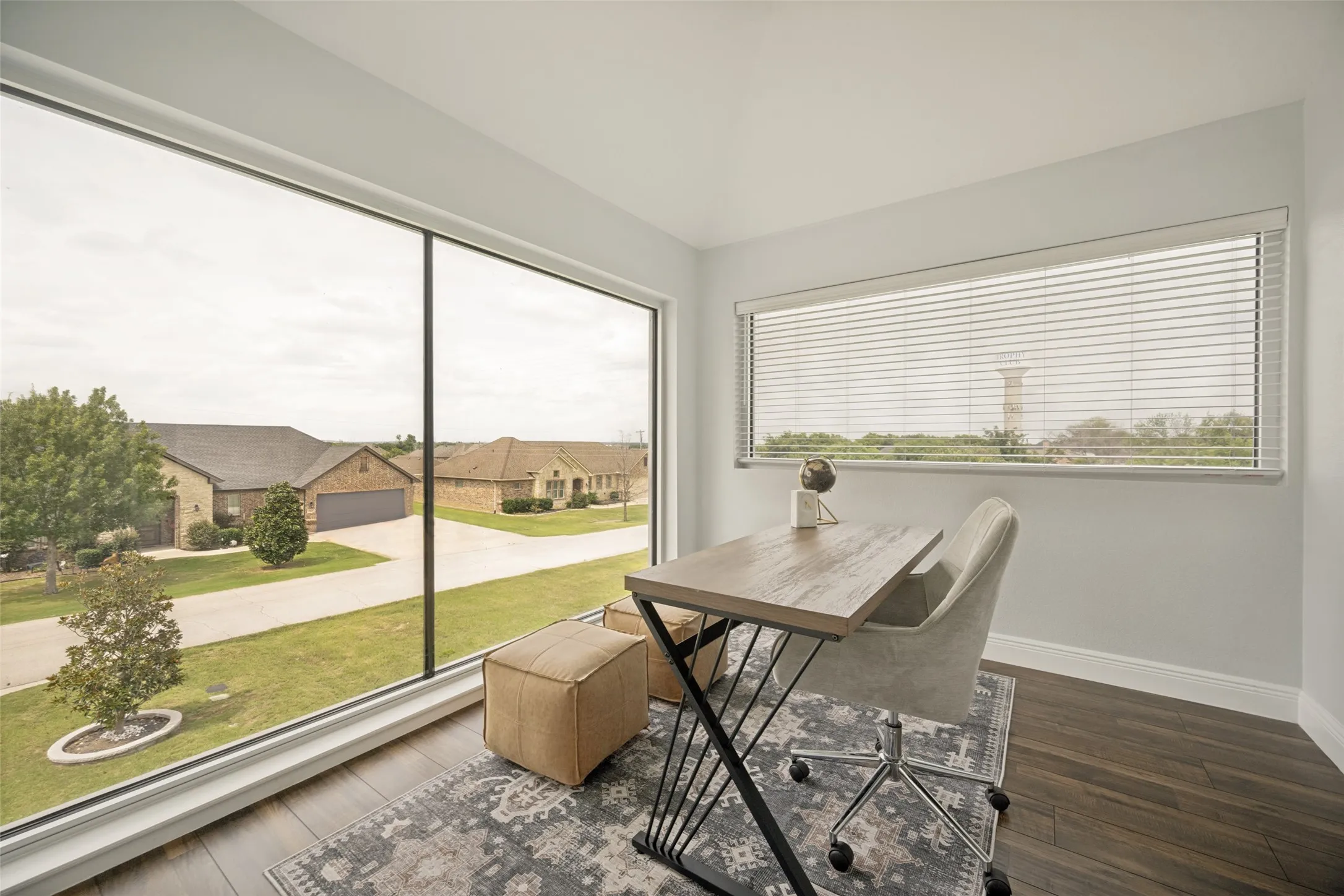 Single Family Residence For Sale in Denton County , 110 Cedar Lane, Roanoke, Texas 76262, 4 Bedroom, 4 Bathroom, 2 Garage spaces, 2,923 Sqft, built in 2022, mls#21296855, Real Estate Agent in Roanoke, Homes For Sale in Denton county, Homes For Sale in Roanoke, Realtor in Roanoke Texas, Real Estate Brokerage Independent Realty Texas, Luminita Cordes Realtor
