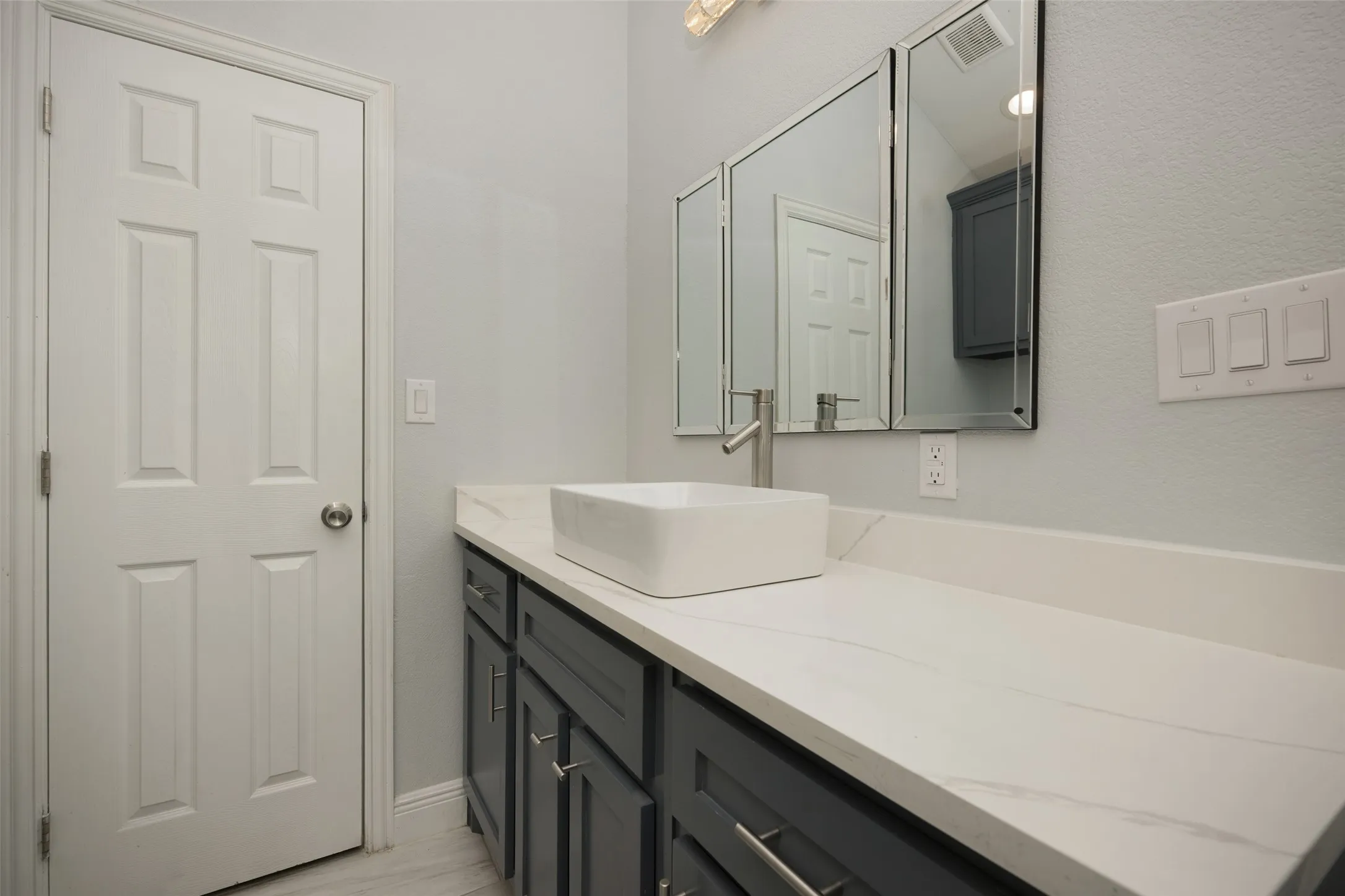 Single Family Residence For Sale in Denton County , 110 Cedar Lane, Roanoke, Texas 76262, 4 Bedroom, 4 Bathroom, 2 Garage spaces, 2,923 Sqft, built in 2022, mls#21296855, Real Estate Agent in Roanoke, Homes For Sale in Denton county, Homes For Sale in Roanoke, Realtor in Roanoke Texas, Real Estate Brokerage Independent Realty Texas, Luminita Cordes Realtor