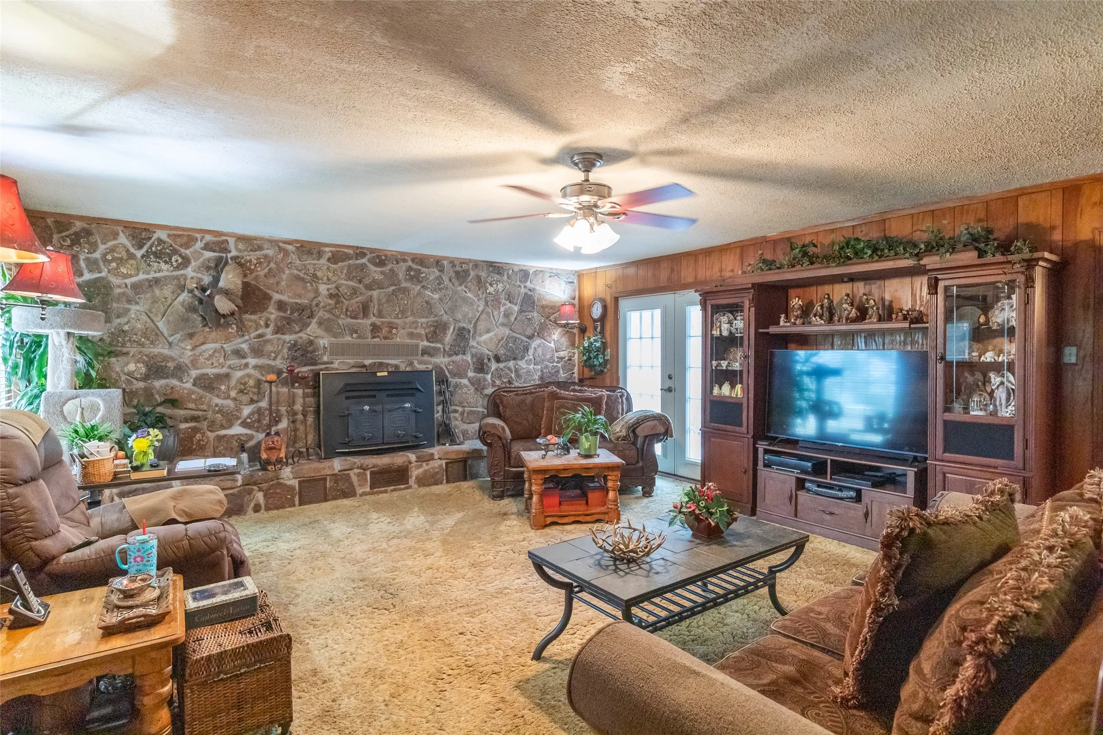 Single Family Residence For Sale in Taylor County , 300 Fm 126, Merkel, Texas 79536, 4 Bedroom, 3 Bathroom, 2 Garage spaces, 3,300 Sqft, built in 1950, mls#21309189, Real Estate Agent in Merkel, Homes For Sale in Taylor county, Homes For Sale in Merkel, Realtor in Merkel Texas, Real Estate Brokerage Independent Realty Texas, Luminita Cordes Realtor