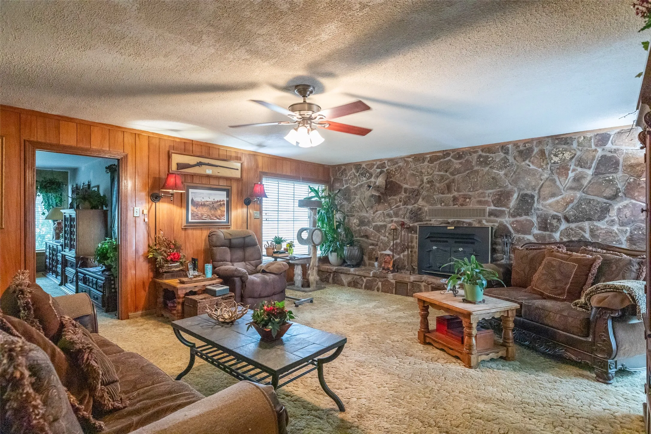 Single Family Residence For Sale in Taylor County , 300 Fm 126, Merkel, Texas 79536, 4 Bedroom, 3 Bathroom, 2 Garage spaces, 3,300 Sqft, built in 1950, mls#21309189, Real Estate Agent in Merkel, Homes For Sale in Taylor county, Homes For Sale in Merkel, Realtor in Merkel Texas, Real Estate Brokerage Independent Realty Texas, Luminita Cordes Realtor
