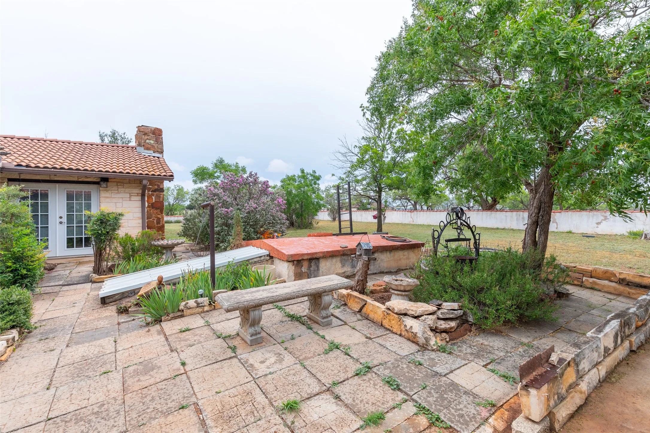 Single Family Residence For Sale in Taylor County , 300 Fm 126, Merkel, Texas 79536, 4 Bedroom, 3 Bathroom, 2 Garage spaces, 3,300 Sqft, built in 1950, mls#21309189, Real Estate Agent in Merkel, Homes For Sale in Taylor county, Homes For Sale in Merkel, Realtor in Merkel Texas, Real Estate Brokerage Independent Realty Texas, Luminita Cordes Realtor