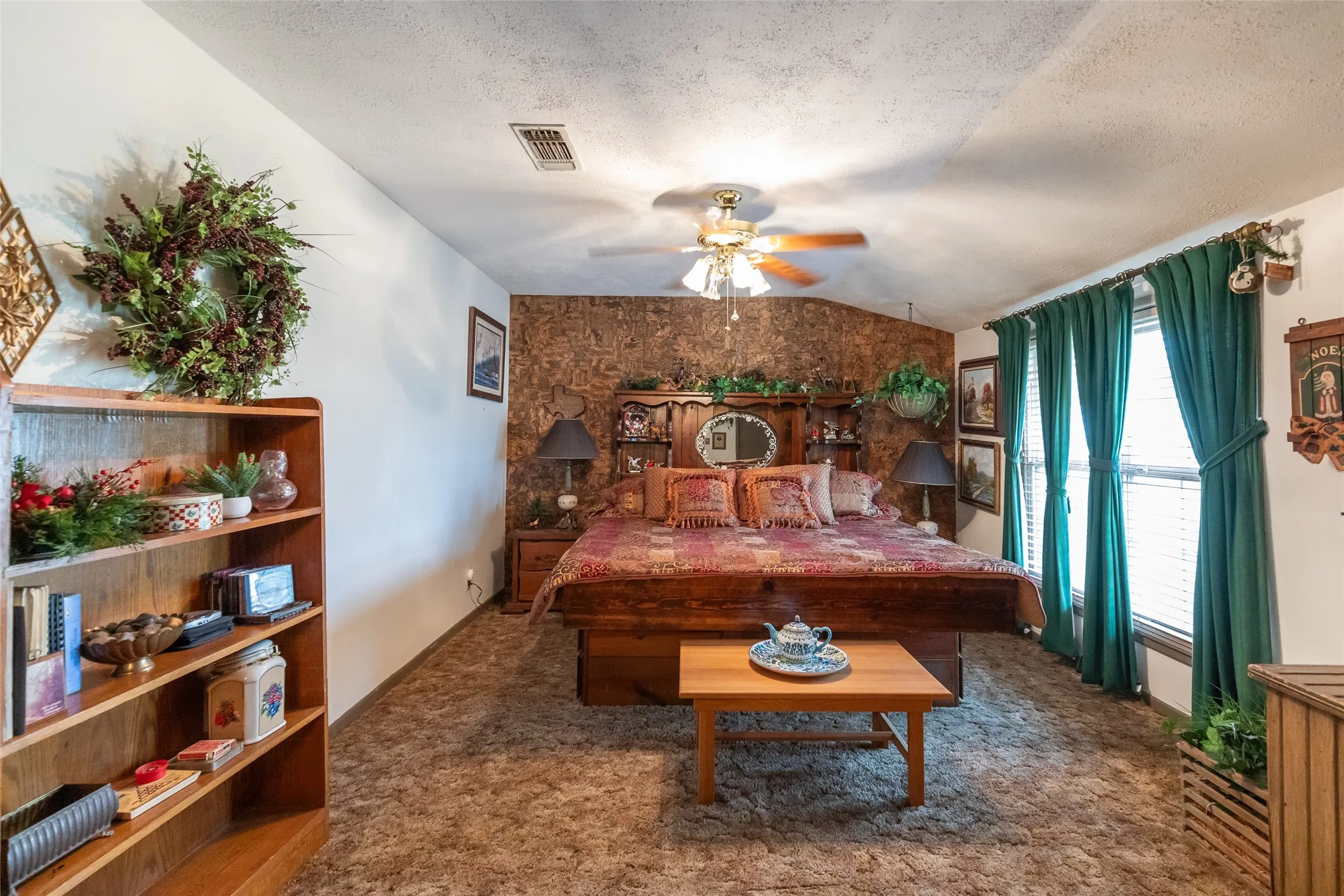 Single Family Residence For Sale in Taylor County , 300 Fm 126, Merkel, Texas 79536, 4 Bedroom, 3 Bathroom, 2 Garage spaces, 3,300 Sqft, built in 1950, mls#21309189, Real Estate Agent in Merkel, Homes For Sale in Taylor county, Homes For Sale in Merkel, Realtor in Merkel Texas, Real Estate Brokerage Independent Realty Texas, Luminita Cordes Realtor