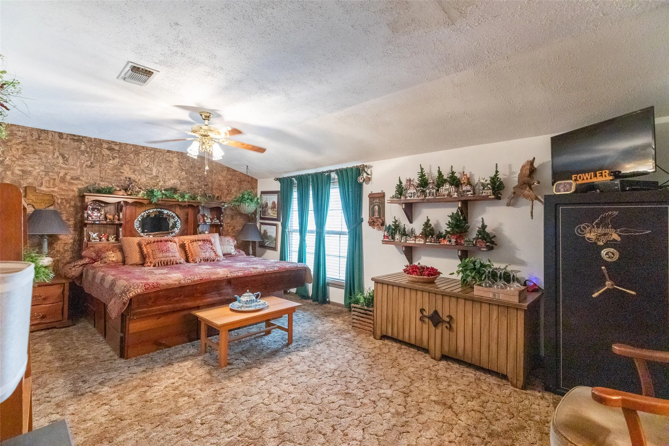 Single Family Residence For Sale in Taylor County , 300 Fm 126, Merkel, Texas 79536, 4 Bedroom, 3 Bathroom, 2 Garage spaces, 3,300 Sqft, built in 1950, mls#21309189, Real Estate Agent in Merkel, Homes For Sale in Taylor county, Homes For Sale in Merkel, Realtor in Merkel Texas, Real Estate Brokerage Independent Realty Texas, Luminita Cordes Realtor