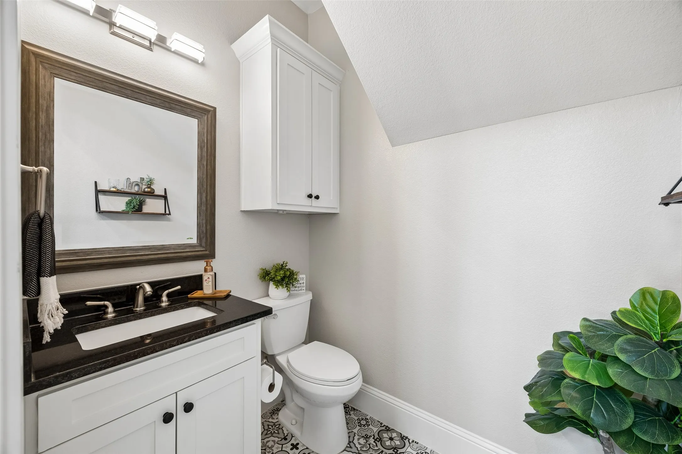 Single Family Residence For Sale in Rockwall County , 409 Hidden Pass, Royse City, Texas 75189, 5 Bedroom, 4 Bathroom, 6 Garage spaces, 4,043 Sqft, built in 2013, mls#21302845, Real Estate Agent in Royse City, Homes For Sale in Rockwall county, Homes For Sale in Royse City, Realtor in Royse City Texas, Real Estate Brokerage Independent Realty Texas, Luminita Cordes Realtor