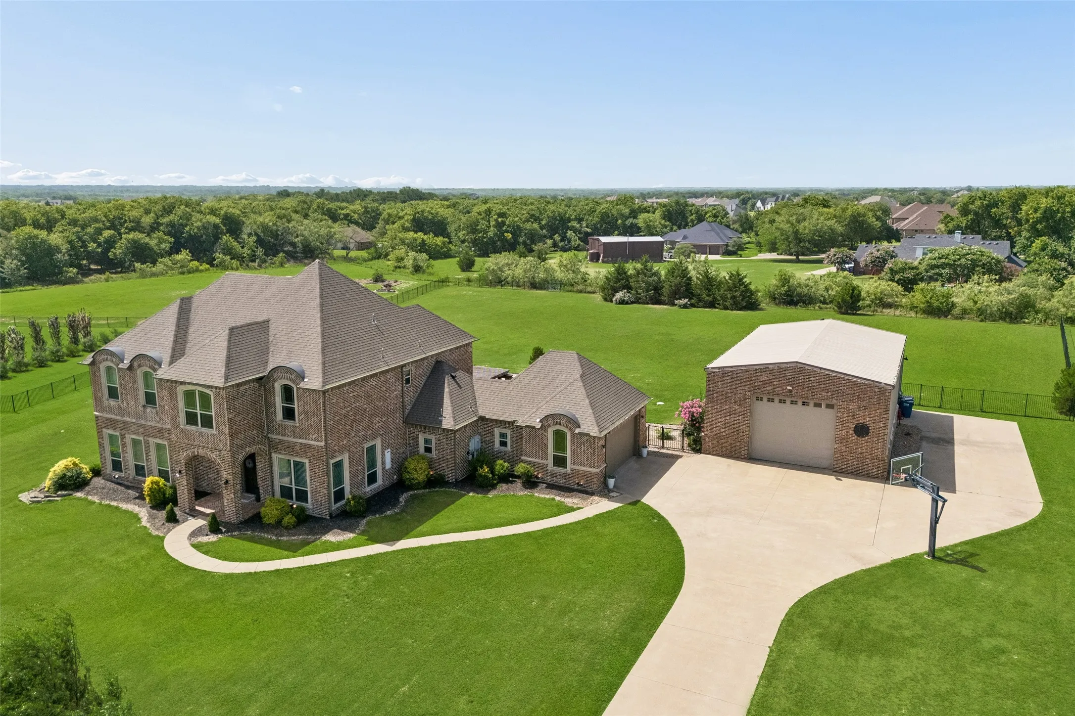 Single Family Residence For Sale in Rockwall County , 409 Hidden Pass, Royse City, Texas 75189, 5 Bedroom, 4 Bathroom, 6 Garage spaces, 4,043 Sqft, built in 2013, mls#21302845, Real Estate Agent in Royse City, Homes For Sale in Rockwall county, Homes For Sale in Royse City, Realtor in Royse City Texas, Real Estate Brokerage Independent Realty Texas, Luminita Cordes Realtor