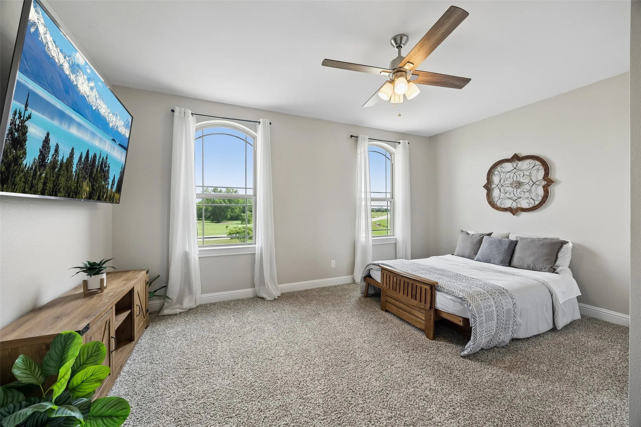 Single Family Residence For Sale in Rockwall County , 409 Hidden Pass, Royse City, Texas 75189, 5 Bedroom, 4 Bathroom, 6 Garage spaces, 4,043 Sqft, built in 2013, mls#21302845, Real Estate Agent in Royse City, Homes For Sale in Rockwall county, Homes For Sale in Royse City, Realtor in Royse City Texas, Real Estate Brokerage Independent Realty Texas, Luminita Cordes Realtor