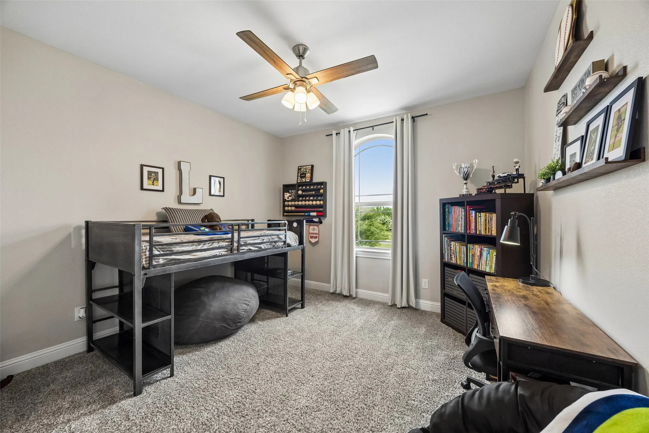 Single Family Residence For Sale in Rockwall County , 409 Hidden Pass, Royse City, Texas 75189, 5 Bedroom, 4 Bathroom, 6 Garage spaces, 4,043 Sqft, built in 2013, mls#21302845, Real Estate Agent in Royse City, Homes For Sale in Rockwall county, Homes For Sale in Royse City, Realtor in Royse City Texas, Real Estate Brokerage Independent Realty Texas, Luminita Cordes Realtor