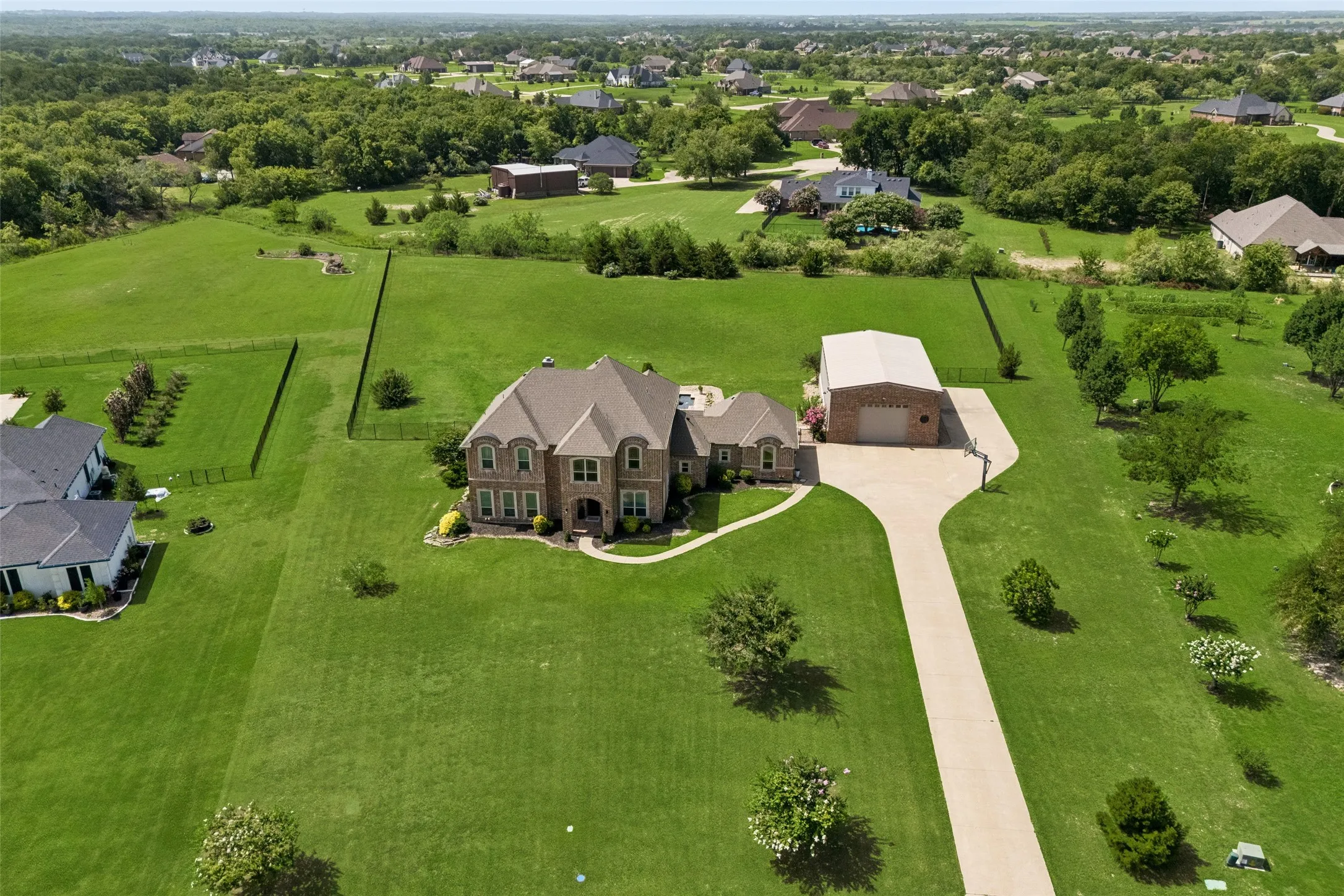 Single Family Residence For Sale in Rockwall County , 409 Hidden Pass, Royse City, Texas 75189, 5 Bedroom, 4 Bathroom, 6 Garage spaces, 4,043 Sqft, built in 2013, mls#21302845, Real Estate Agent in Royse City, Homes For Sale in Rockwall county, Homes For Sale in Royse City, Realtor in Royse City Texas, Real Estate Brokerage Independent Realty Texas, Luminita Cordes Realtor