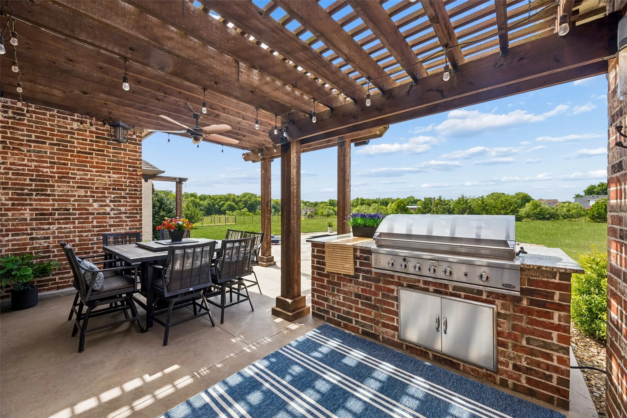 Single Family Residence For Sale in Rockwall County , 409 Hidden Pass, Royse City, Texas 75189, 5 Bedroom, 4 Bathroom, 6 Garage spaces, 4,043 Sqft, built in 2013, mls#21302845, Real Estate Agent in Royse City, Homes For Sale in Rockwall county, Homes For Sale in Royse City, Realtor in Royse City Texas, Real Estate Brokerage Independent Realty Texas, Luminita Cordes Realtor