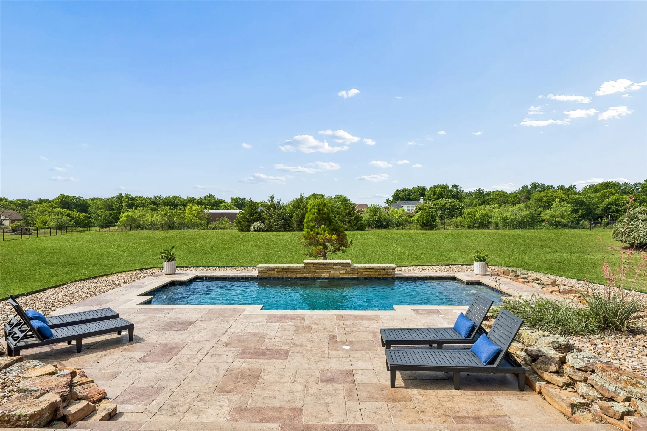 Single Family Residence For Sale in Rockwall County , 409 Hidden Pass, Royse City, Texas 75189, 5 Bedroom, 4 Bathroom, 6 Garage spaces, 4,043 Sqft, built in 2013, mls#21302845, Real Estate Agent in Royse City, Homes For Sale in Rockwall county, Homes For Sale in Royse City, Realtor in Royse City Texas, Real Estate Brokerage Independent Realty Texas, Luminita Cordes Realtor