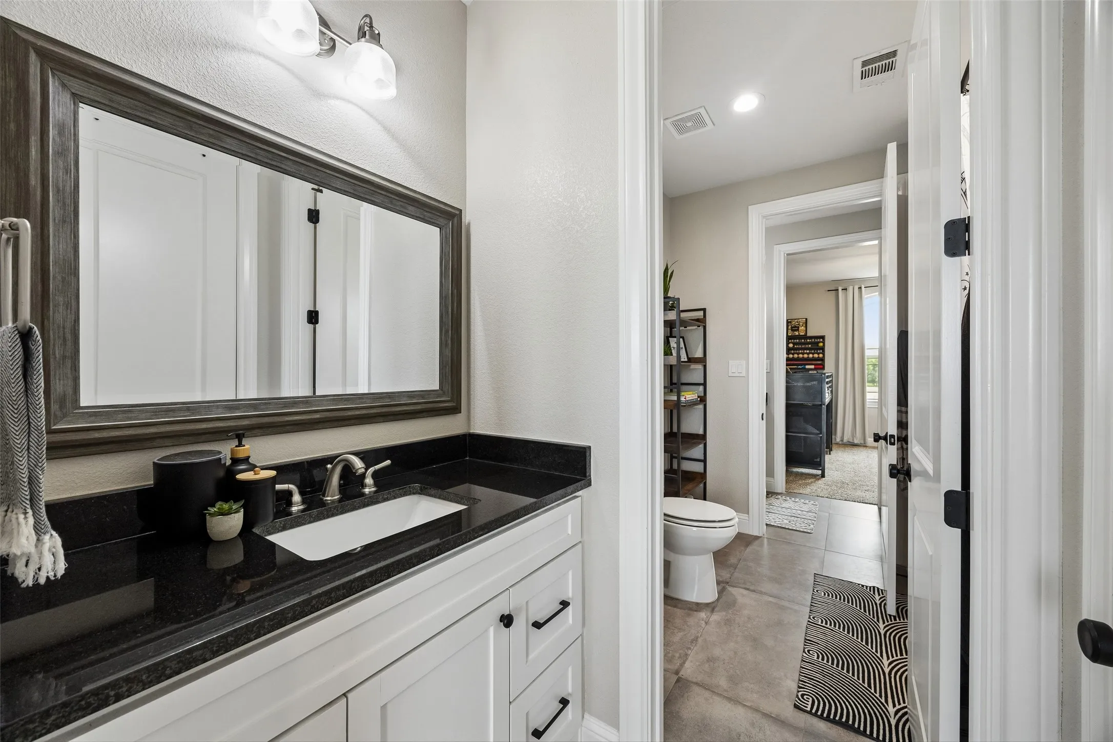 Single Family Residence For Sale in Rockwall County , 409 Hidden Pass, Royse City, Texas 75189, 5 Bedroom, 4 Bathroom, 6 Garage spaces, 4,043 Sqft, built in 2013, mls#21302845, Real Estate Agent in Royse City, Homes For Sale in Rockwall county, Homes For Sale in Royse City, Realtor in Royse City Texas, Real Estate Brokerage Independent Realty Texas, Luminita Cordes Realtor