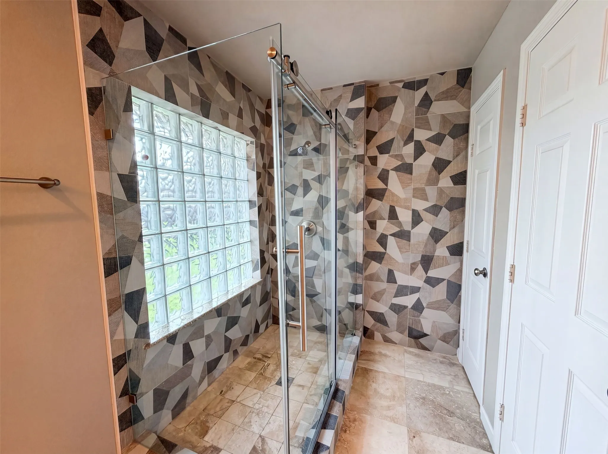 Single Family Residence For Sale in Denton County , 1533 Parkside Trail, Lewisville, Texas 75077, 4 Bedroom, 2 Bathroom, 2 Garage spaces, 2,410 Sqft, built in 1979, mls#21312996, Real Estate Agent in Lewisville, Homes For Sale in Denton county, Homes For Sale in Lewisville, Realtor in Lewisville Texas, Real Estate Brokerage Independent Realty Texas, Luminita Cordes Realtor