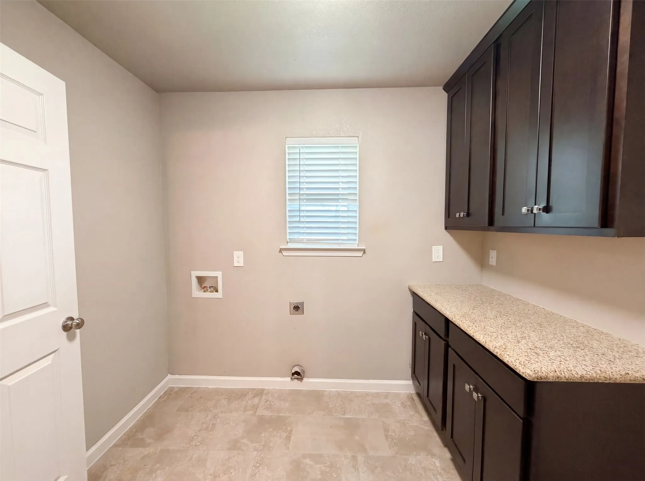 Single Family Residence For Sale in Denton County , 1533 Parkside Trail, Lewisville, Texas 75077, 4 Bedroom, 2 Bathroom, 2 Garage spaces, 2,410 Sqft, built in 1979, mls#21312996, Real Estate Agent in Lewisville, Homes For Sale in Denton county, Homes For Sale in Lewisville, Realtor in Lewisville Texas, Real Estate Brokerage Independent Realty Texas, Luminita Cordes Realtor