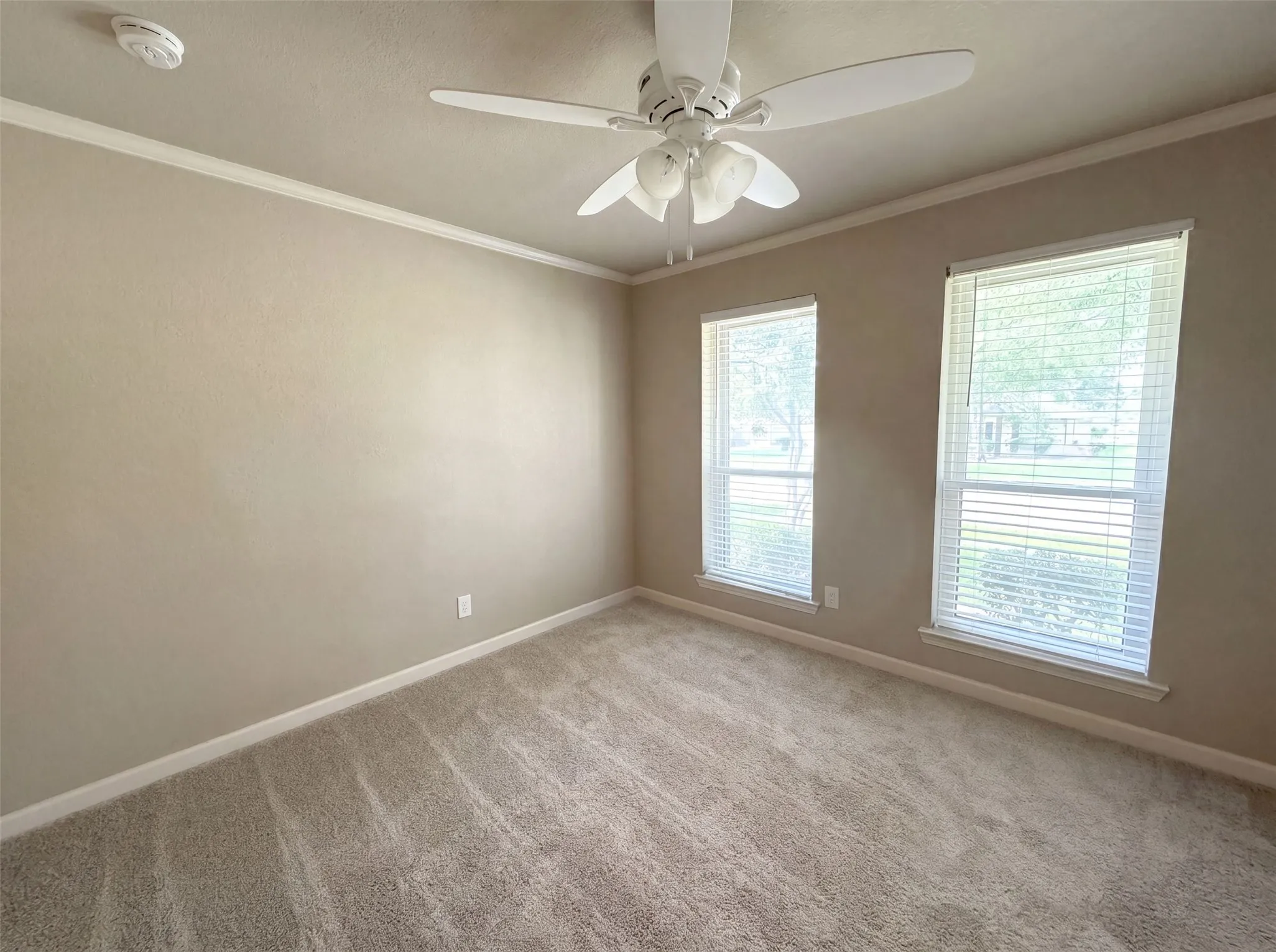Single Family Residence For Sale in Denton County , 1533 Parkside Trail, Lewisville, Texas 75077, 4 Bedroom, 2 Bathroom, 2 Garage spaces, 2,410 Sqft, built in 1979, mls#21312996, Real Estate Agent in Lewisville, Homes For Sale in Denton county, Homes For Sale in Lewisville, Realtor in Lewisville Texas, Real Estate Brokerage Independent Realty Texas, Luminita Cordes Realtor