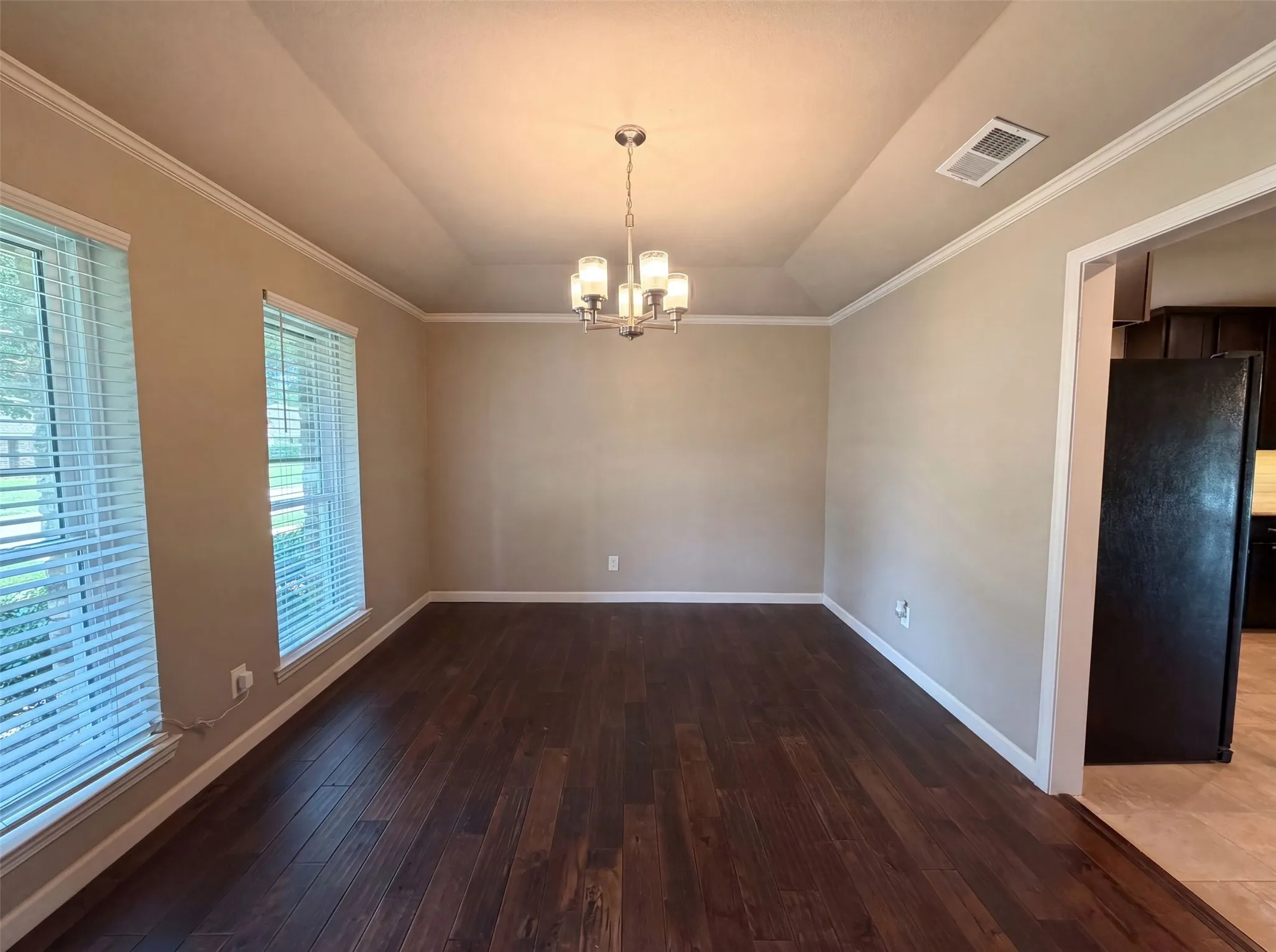 Single Family Residence For Sale in Denton County , 1533 Parkside Trail, Lewisville, Texas 75077, 4 Bedroom, 2 Bathroom, 2 Garage spaces, 2,410 Sqft, built in 1979, mls#21312996, Real Estate Agent in Lewisville, Homes For Sale in Denton county, Homes For Sale in Lewisville, Realtor in Lewisville Texas, Real Estate Brokerage Independent Realty Texas, Luminita Cordes Realtor