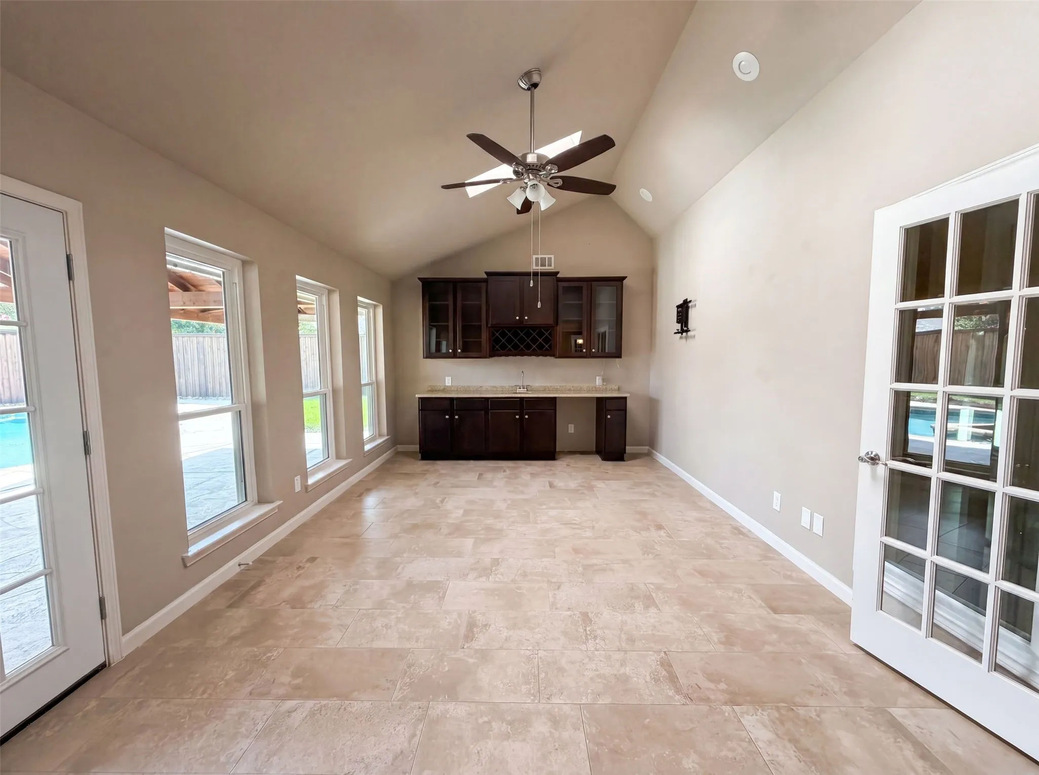Single Family Residence For Sale in Denton County , 1533 Parkside Trail, Lewisville, Texas 75077, 4 Bedroom, 2 Bathroom, 2 Garage spaces, 2,410 Sqft, built in 1979, mls#21312996, Real Estate Agent in Lewisville, Homes For Sale in Denton county, Homes For Sale in Lewisville, Realtor in Lewisville Texas, Real Estate Brokerage Independent Realty Texas, Luminita Cordes Realtor