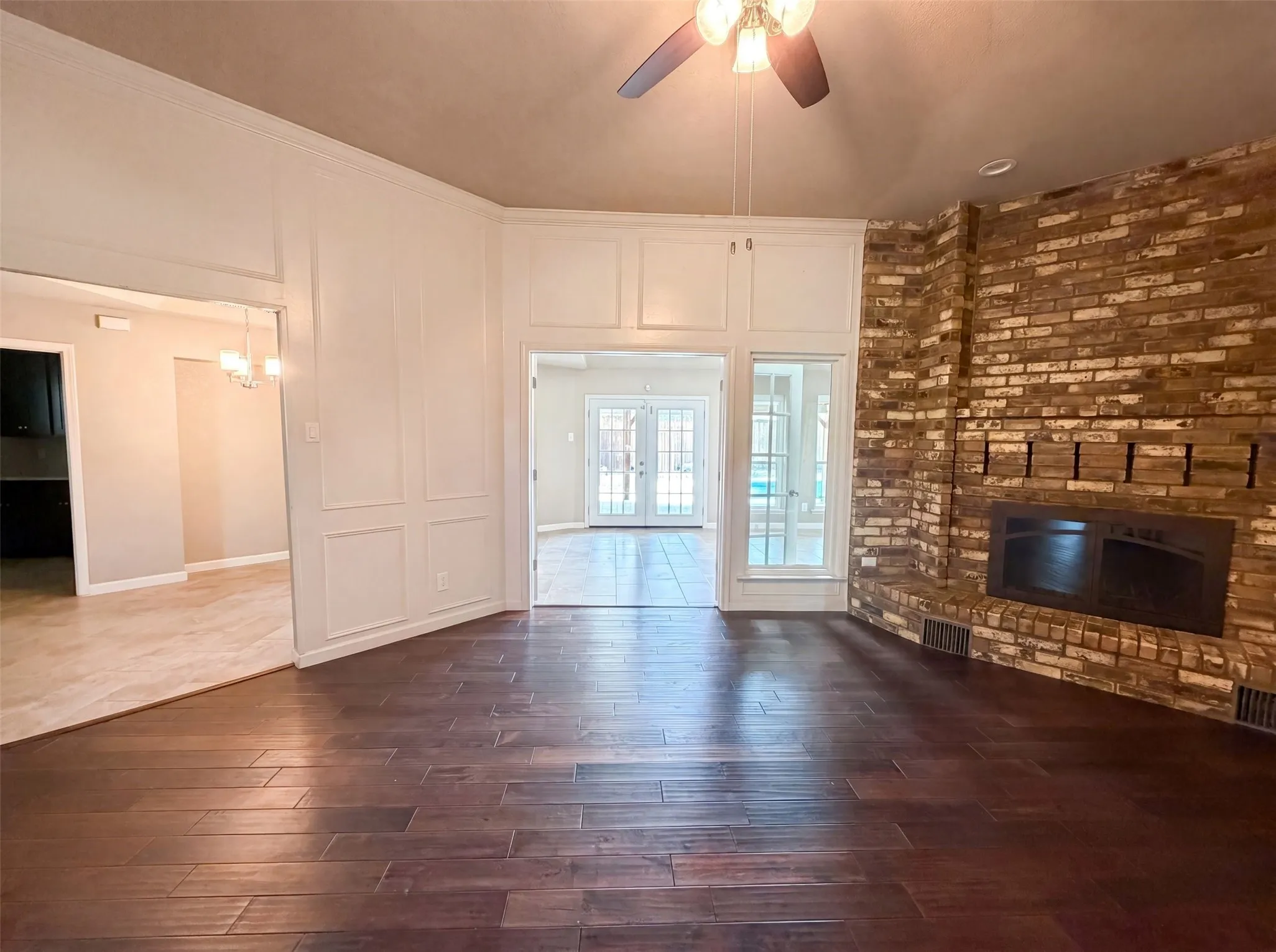 Single Family Residence For Sale in Denton County , 1533 Parkside Trail, Lewisville, Texas 75077, 4 Bedroom, 2 Bathroom, 2 Garage spaces, 2,410 Sqft, built in 1979, mls#21312996, Real Estate Agent in Lewisville, Homes For Sale in Denton county, Homes For Sale in Lewisville, Realtor in Lewisville Texas, Real Estate Brokerage Independent Realty Texas, Luminita Cordes Realtor