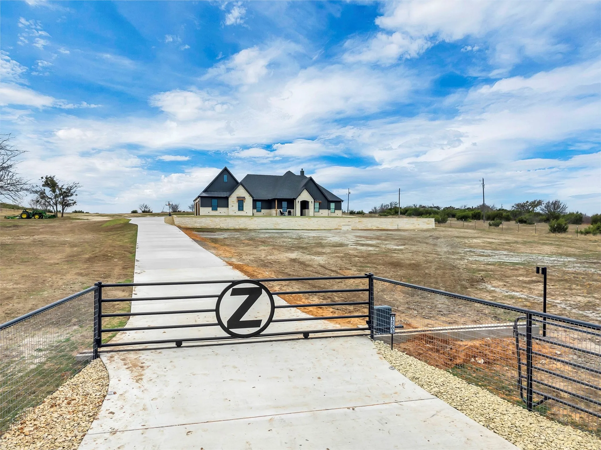 Single Family Residence For Sale in Johnson County , 12503 County Road 1131, Godley, Texas 76044, 5 Bedroom, 4 Bathroom, 3 Garage spaces, 3,174 Sqft, built in 2025, mls#21307790, Real Estate Agent in Godley, Homes For Sale in Johnson county, Homes For Sale in Godley, Realtor in Godley Texas, Real Estate Brokerage Independent Realty Texas, Luminita Cordes Realtor