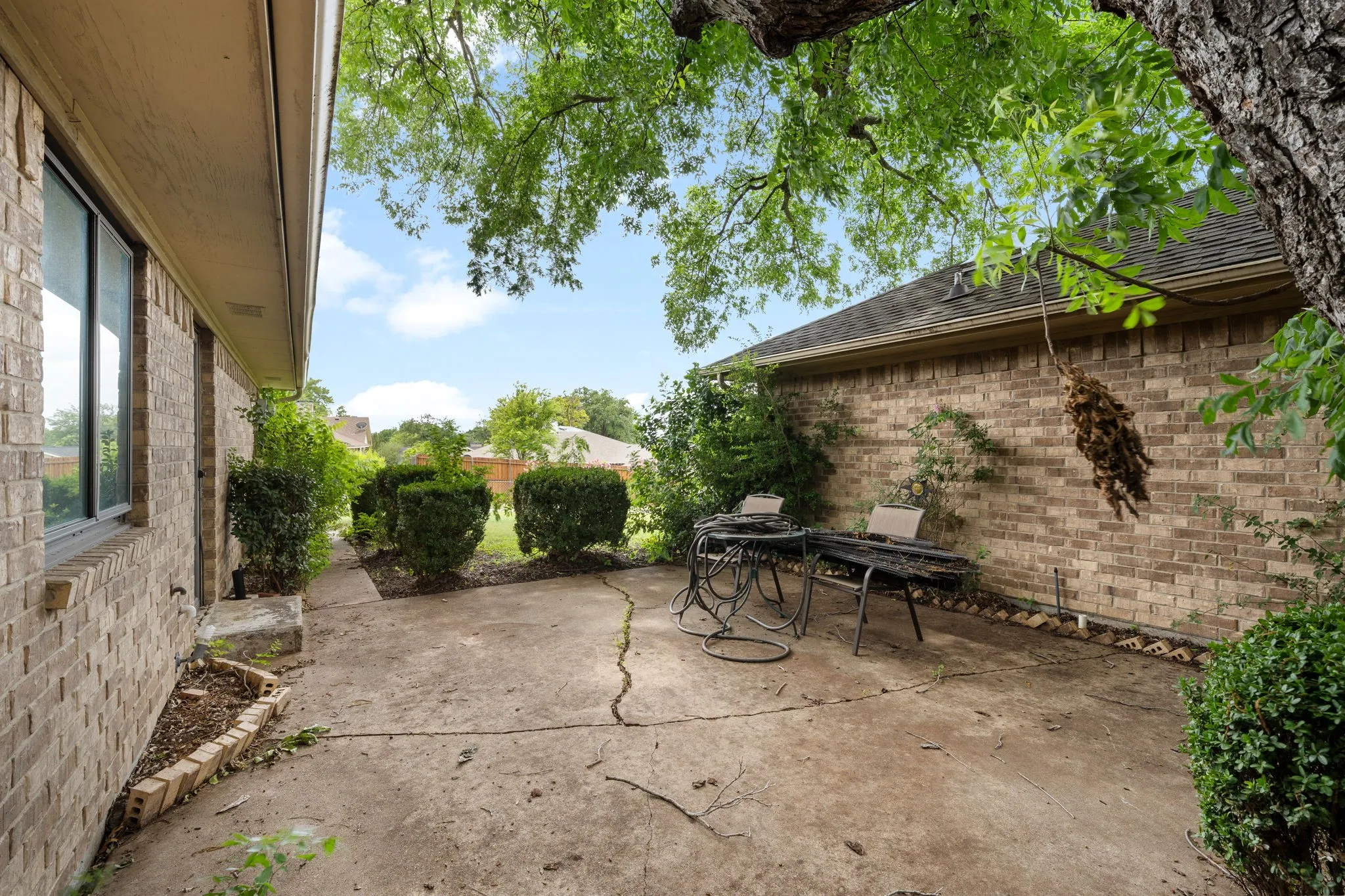 Single Family Residence For Sale in Rockwall County , 203 Tanya Drive, Rockwall, Texas 75087, 3 Bedroom, 3 Bathroom, 2 Garage spaces, 2,816 Sqft, built in 1980, mls#21311106, Real Estate Agent in Rockwall, Homes For Sale in Rockwall county, Homes For Sale in Rockwall, Realtor in Rockwall Texas, Real Estate Brokerage Independent Realty Texas, Luminita Cordes Realtor