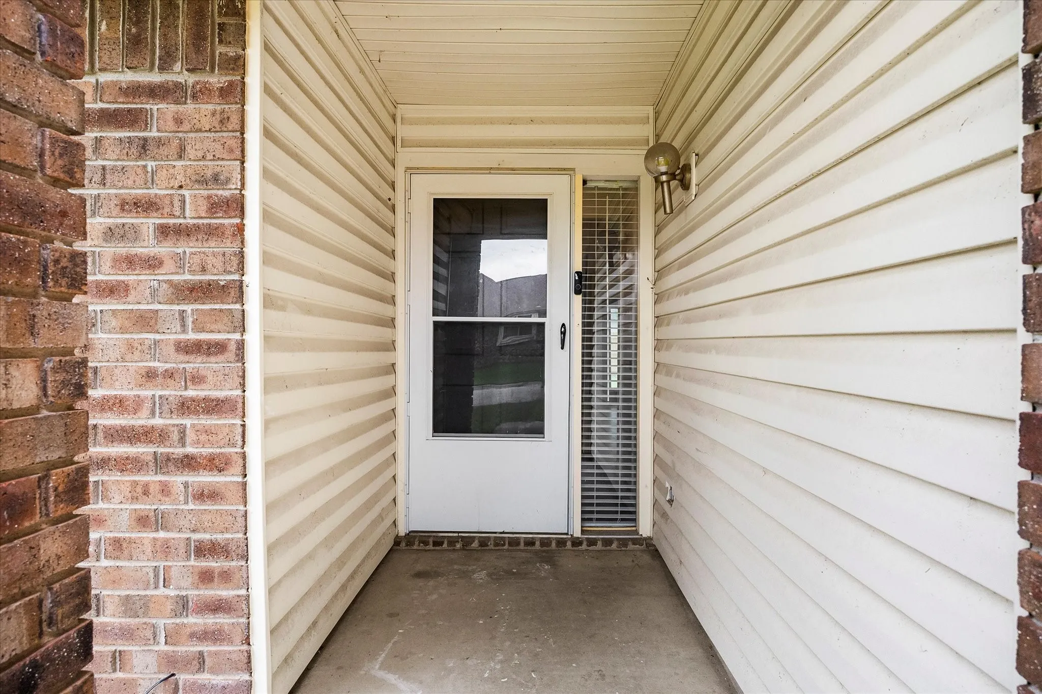 Single Family Residence For Sale in Tarrant County , 6403 Minuteman Lane, Arlington, Texas 76002, 3 Bedroom, 2 Bathroom, 2 Garage spaces, 1,524 Sqft, built in 1985, mls#21299790, Real Estate Agent in Arlington, Homes For Sale in Tarrant county, Homes For Sale in Arlington, Realtor in Arlington Texas, Real Estate Brokerage Independent Realty Texas, Luminita Cordes Realtor