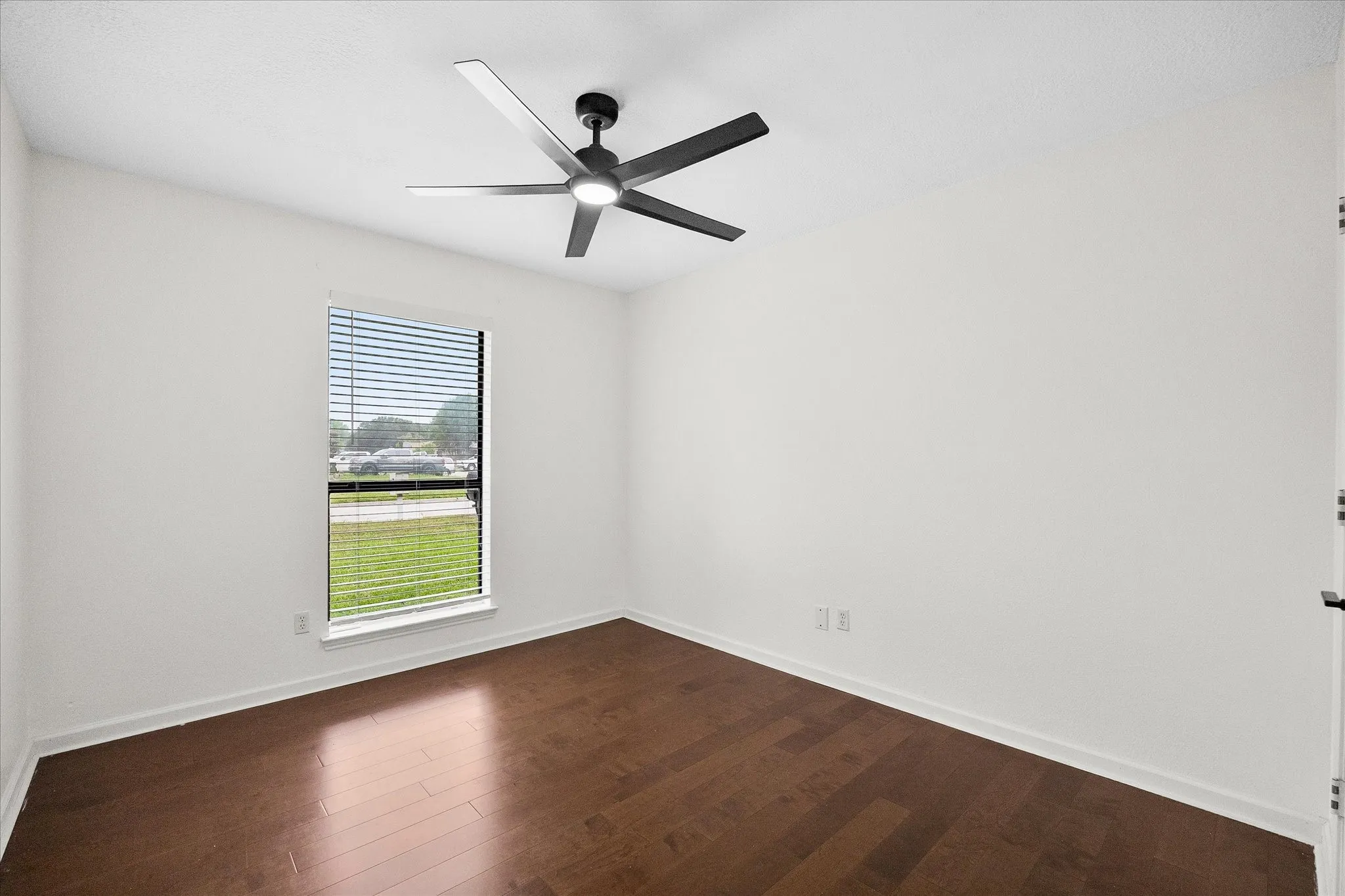 Single Family Residence For Sale in Tarrant County , 6403 Minuteman Lane, Arlington, Texas 76002, 3 Bedroom, 2 Bathroom, 2 Garage spaces, 1,524 Sqft, built in 1985, mls#21299790, Real Estate Agent in Arlington, Homes For Sale in Tarrant county, Homes For Sale in Arlington, Realtor in Arlington Texas, Real Estate Brokerage Independent Realty Texas, Luminita Cordes Realtor