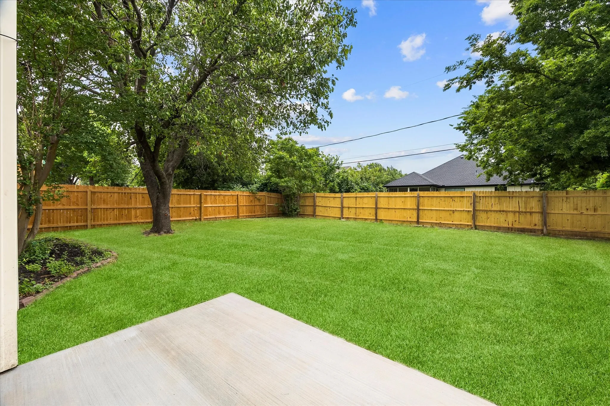 Single Family Residence For Sale in Tarrant County , 6403 Minuteman Lane, Arlington, Texas 76002, 3 Bedroom, 2 Bathroom, 2 Garage spaces, 1,524 Sqft, built in 1985, mls#21299790, Real Estate Agent in Arlington, Homes For Sale in Tarrant county, Homes For Sale in Arlington, Realtor in Arlington Texas, Real Estate Brokerage Independent Realty Texas, Luminita Cordes Realtor