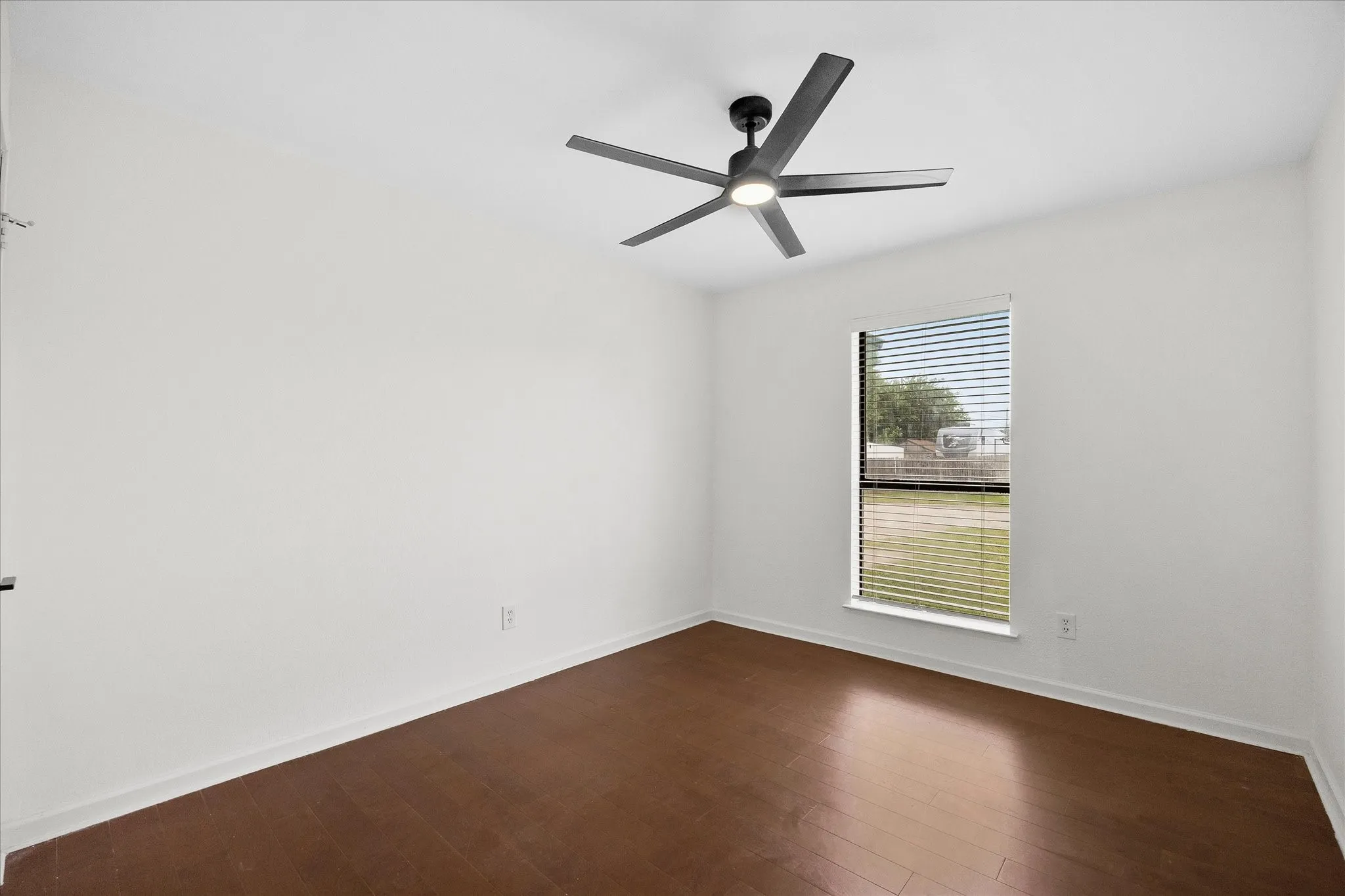 Single Family Residence For Sale in Tarrant County , 6403 Minuteman Lane, Arlington, Texas 76002, 3 Bedroom, 2 Bathroom, 2 Garage spaces, 1,524 Sqft, built in 1985, mls#21299790, Real Estate Agent in Arlington, Homes For Sale in Tarrant county, Homes For Sale in Arlington, Realtor in Arlington Texas, Real Estate Brokerage Independent Realty Texas, Luminita Cordes Realtor