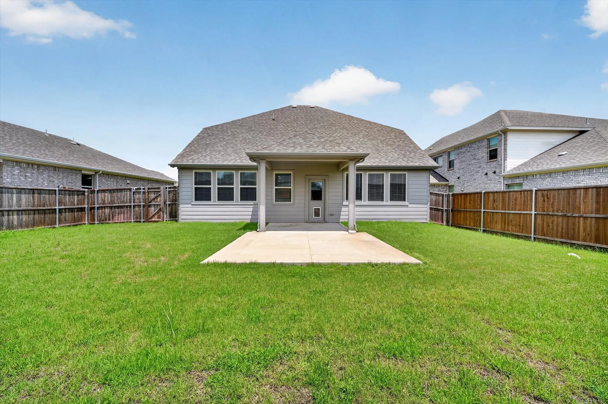 Single Family Residence For Rent in Denton County , 3009 Stallion Trail Way, Aubrey, Texas 76227, 4 Bedroom, 3 Bathroom, 3 Garage spaces, 2,910 Sqft, built in 2020, mls#21312916, Real Estate Agent in Aubrey, Homes For Rent in Denton county, Homes For Rent in Aubrey, Realtor in Aubrey Texas, Real Estate Brokerage Independent Realty Texas, Luminita Cordes Realtor
