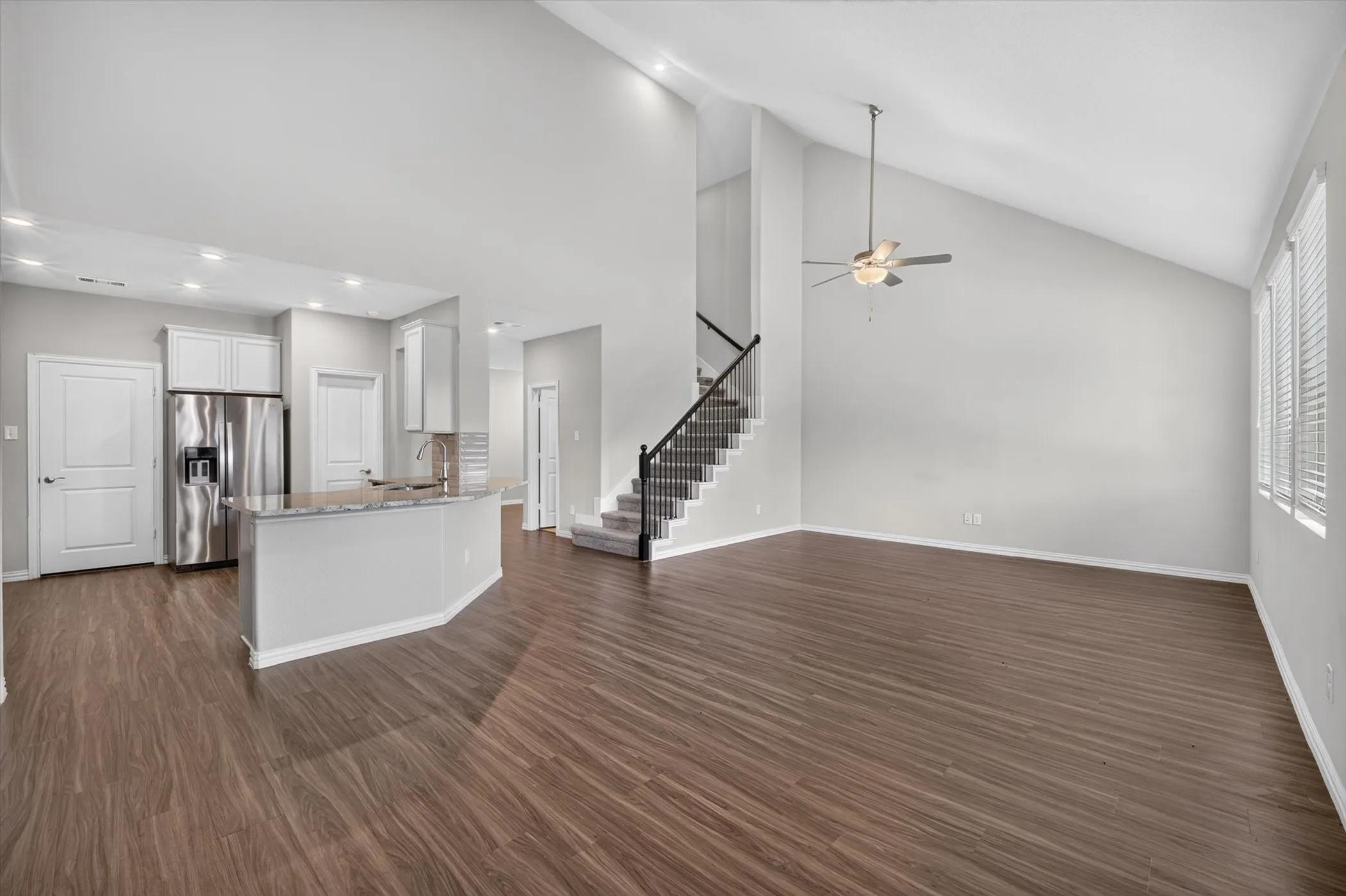 Single Family Residence For Rent in Denton County , 3009 Stallion Trail Way, Aubrey, Texas 76227, 4 Bedroom, 3 Bathroom, 3 Garage spaces, 2,910 Sqft, built in 2020, mls#21312916, Real Estate Agent in Aubrey, Homes For Rent in Denton county, Homes For Rent in Aubrey, Realtor in Aubrey Texas, Real Estate Brokerage Independent Realty Texas, Luminita Cordes Realtor