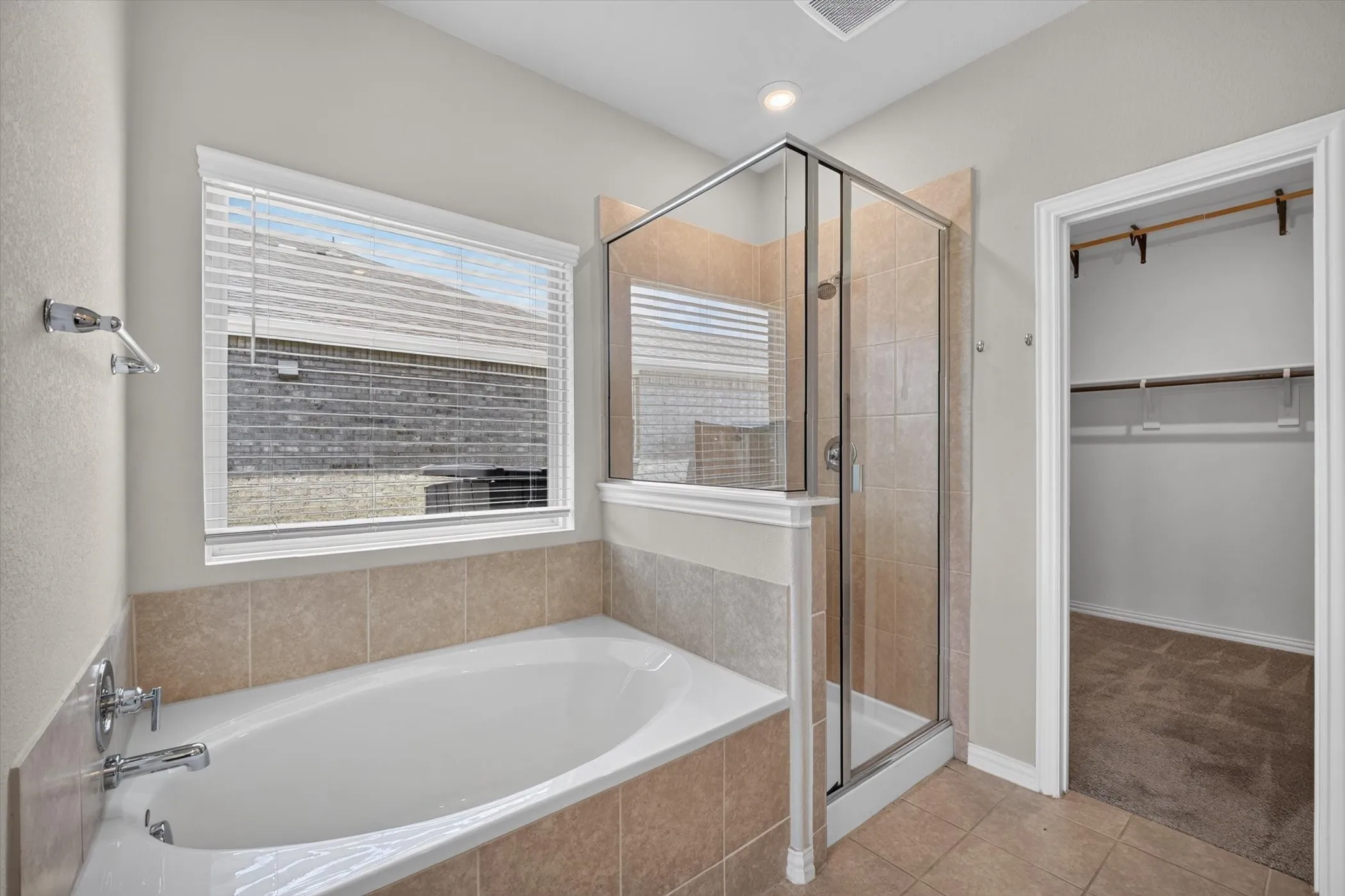 Single Family Residence For Rent in Denton County , 3009 Stallion Trail Way, Aubrey, Texas 76227, 4 Bedroom, 3 Bathroom, 3 Garage spaces, 2,910 Sqft, built in 2020, mls#21312916, Real Estate Agent in Aubrey, Homes For Rent in Denton county, Homes For Rent in Aubrey, Realtor in Aubrey Texas, Real Estate Brokerage Independent Realty Texas, Luminita Cordes Realtor