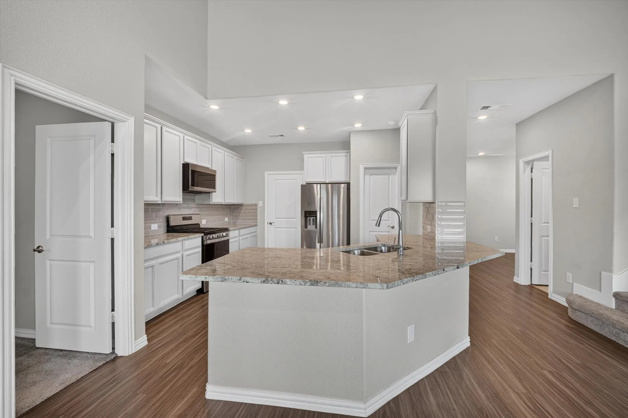 Single Family Residence For Rent in Denton County , 3009 Stallion Trail Way, Aubrey, Texas 76227, 4 Bedroom, 3 Bathroom, 3 Garage spaces, 2,910 Sqft, built in 2020, mls#21312916, Real Estate Agent in Aubrey, Homes For Rent in Denton county, Homes For Rent in Aubrey, Realtor in Aubrey Texas, Real Estate Brokerage Independent Realty Texas, Luminita Cordes Realtor