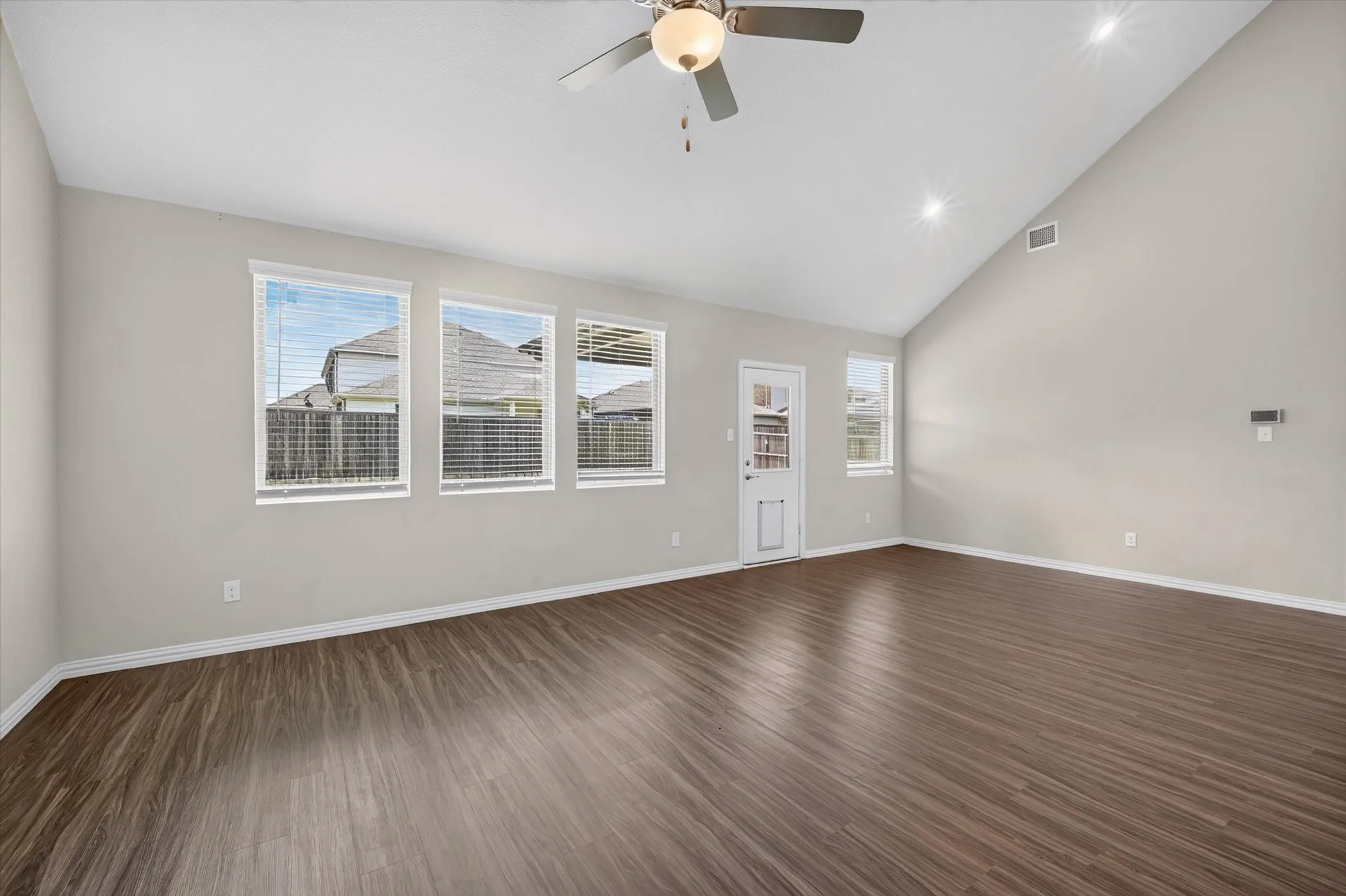 Single Family Residence For Rent in Denton County , 3009 Stallion Trail Way, Aubrey, Texas 76227, 4 Bedroom, 3 Bathroom, 3 Garage spaces, 2,910 Sqft, built in 2020, mls#21312916, Real Estate Agent in Aubrey, Homes For Rent in Denton county, Homes For Rent in Aubrey, Realtor in Aubrey Texas, Real Estate Brokerage Independent Realty Texas, Luminita Cordes Realtor