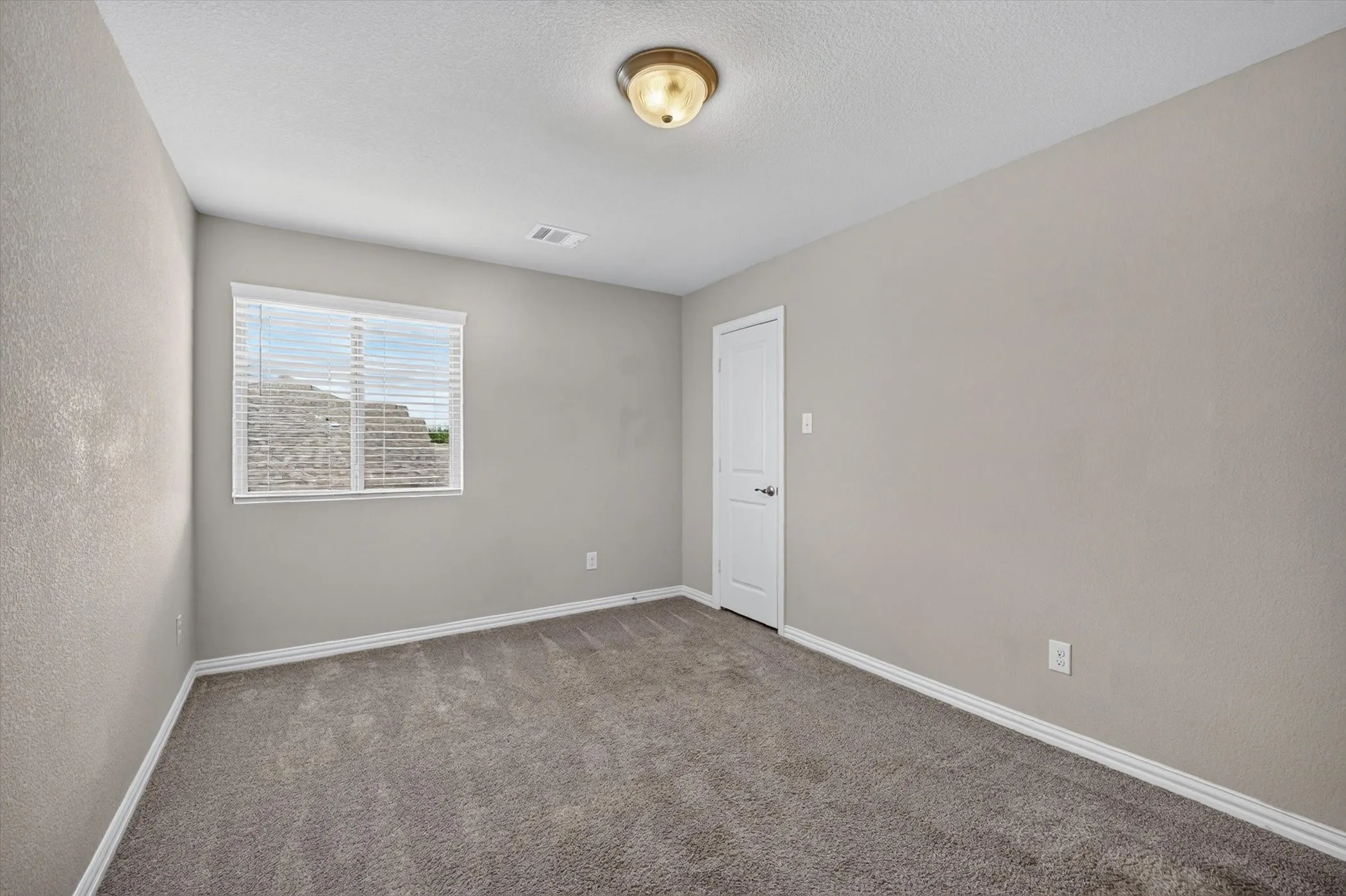 Single Family Residence For Rent in Denton County , 3009 Stallion Trail Way, Aubrey, Texas 76227, 4 Bedroom, 3 Bathroom, 3 Garage spaces, 2,910 Sqft, built in 2020, mls#21312916, Real Estate Agent in Aubrey, Homes For Rent in Denton county, Homes For Rent in Aubrey, Realtor in Aubrey Texas, Real Estate Brokerage Independent Realty Texas, Luminita Cordes Realtor