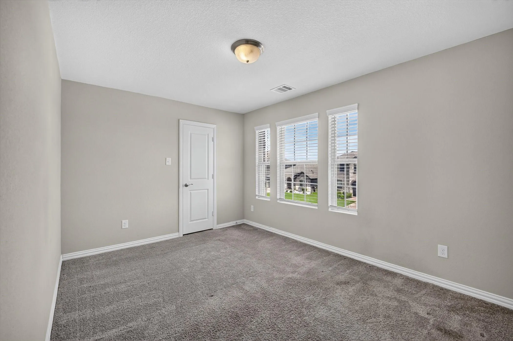 Single Family Residence For Rent in Denton County , 3009 Stallion Trail Way, Aubrey, Texas 76227, 4 Bedroom, 3 Bathroom, 3 Garage spaces, 2,910 Sqft, built in 2020, mls#21312916, Real Estate Agent in Aubrey, Homes For Rent in Denton county, Homes For Rent in Aubrey, Realtor in Aubrey Texas, Real Estate Brokerage Independent Realty Texas, Luminita Cordes Realtor