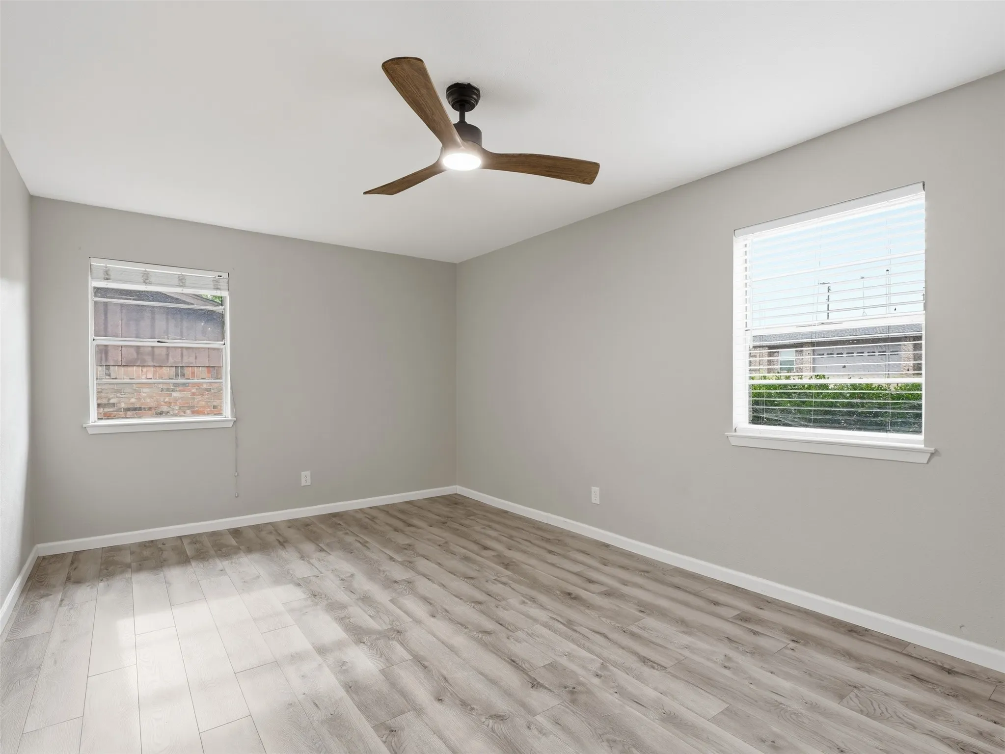Single Family Residence For Sale in Parker County , 1213 Vivienne Street, Weatherford, Texas 76086, 4 Bedroom, 3 Bathroom, Garage spaces, 1,747 Sqft, built in 1979, mls#21311668, Real Estate Agent in Weatherford, Homes For Sale in Parker county, Homes For Sale in Weatherford, Realtor in Weatherford Texas, Real Estate Brokerage Independent Realty Texas, Luminita Cordes Realtor