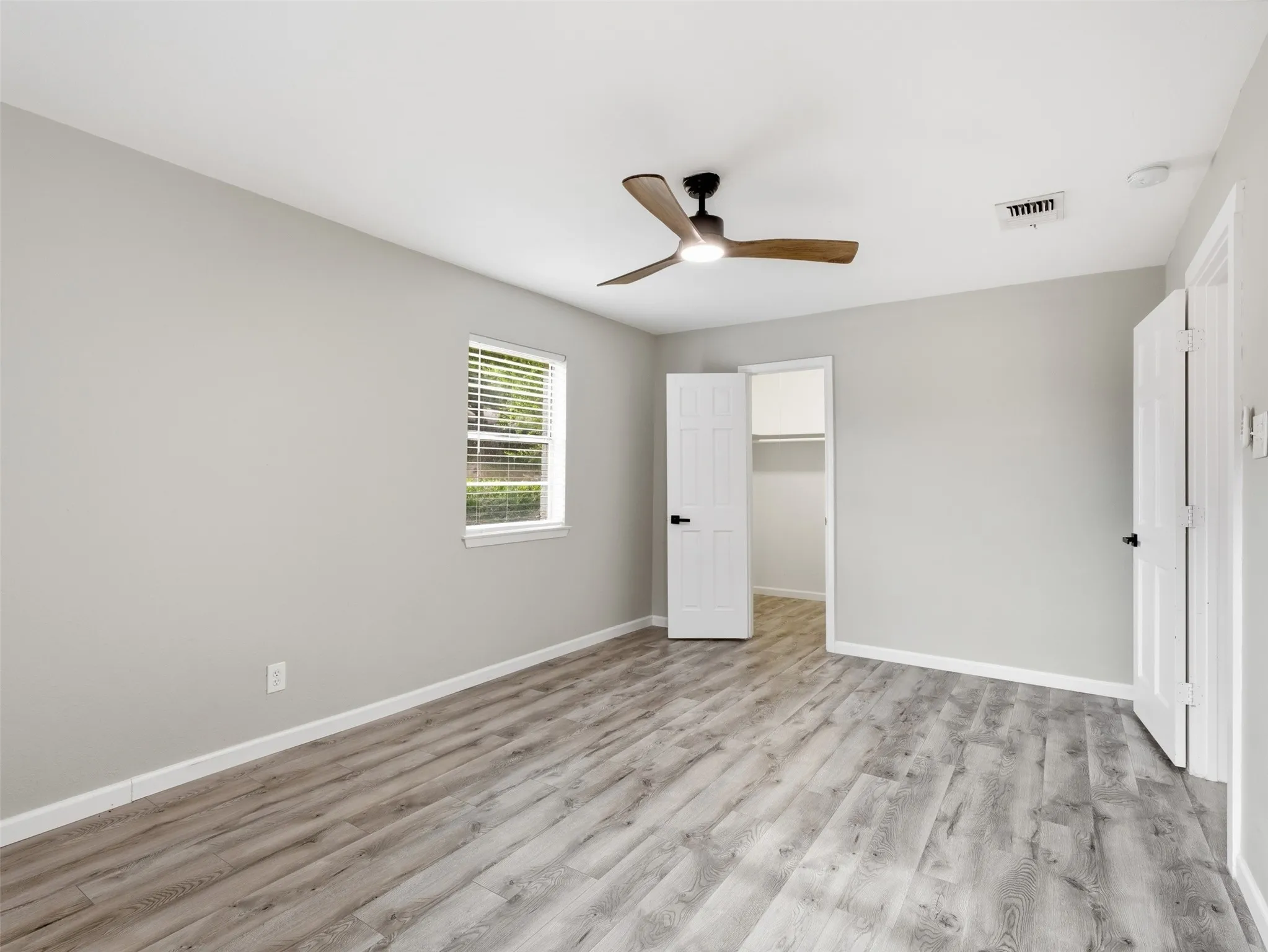 Single Family Residence For Sale in Parker County , 1213 Vivienne Street, Weatherford, Texas 76086, 4 Bedroom, 3 Bathroom, Garage spaces, 1,747 Sqft, built in 1979, mls#21311668, Real Estate Agent in Weatherford, Homes For Sale in Parker county, Homes For Sale in Weatherford, Realtor in Weatherford Texas, Real Estate Brokerage Independent Realty Texas, Luminita Cordes Realtor