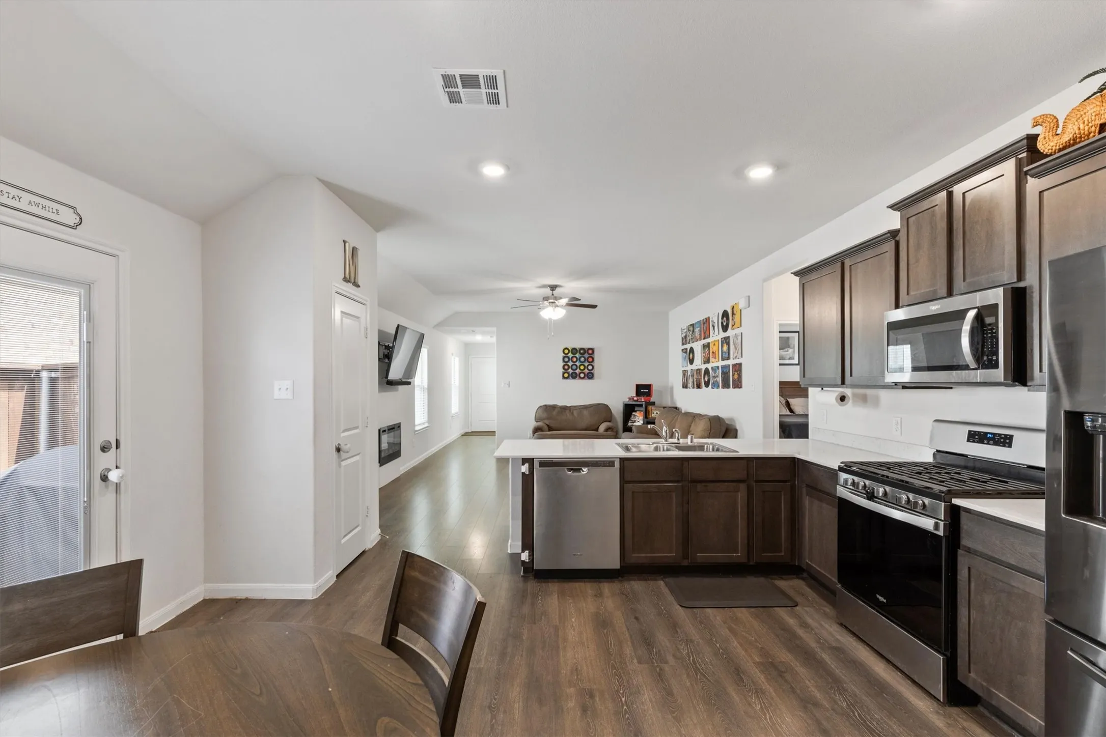 Single Family Residence For Sale in Grayson County , 3916 Oak Creek Circle, Denison, Texas 75020, 3 Bedroom, 2 Bathroom, 2 Garage spaces, 1,517 Sqft, built in 2021, mls#21311432, Real Estate Agent in Denison, Homes For Sale in Grayson county, Homes For Sale in Denison, Realtor in Denison Texas, Real Estate Brokerage Independent Realty Texas, Luminita Cordes Realtor