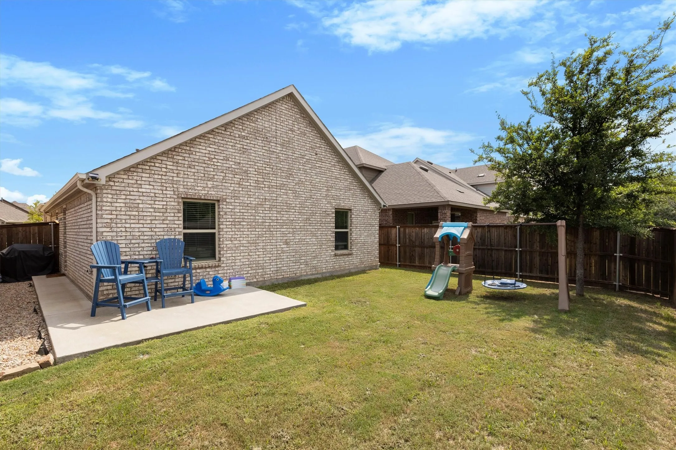 Single Family Residence For Sale in Grayson County , 3916 Oak Creek Circle, Denison, Texas 75020, 3 Bedroom, 2 Bathroom, 2 Garage spaces, 1,517 Sqft, built in 2021, mls#21311432, Real Estate Agent in Denison, Homes For Sale in Grayson county, Homes For Sale in Denison, Realtor in Denison Texas, Real Estate Brokerage Independent Realty Texas, Luminita Cordes Realtor