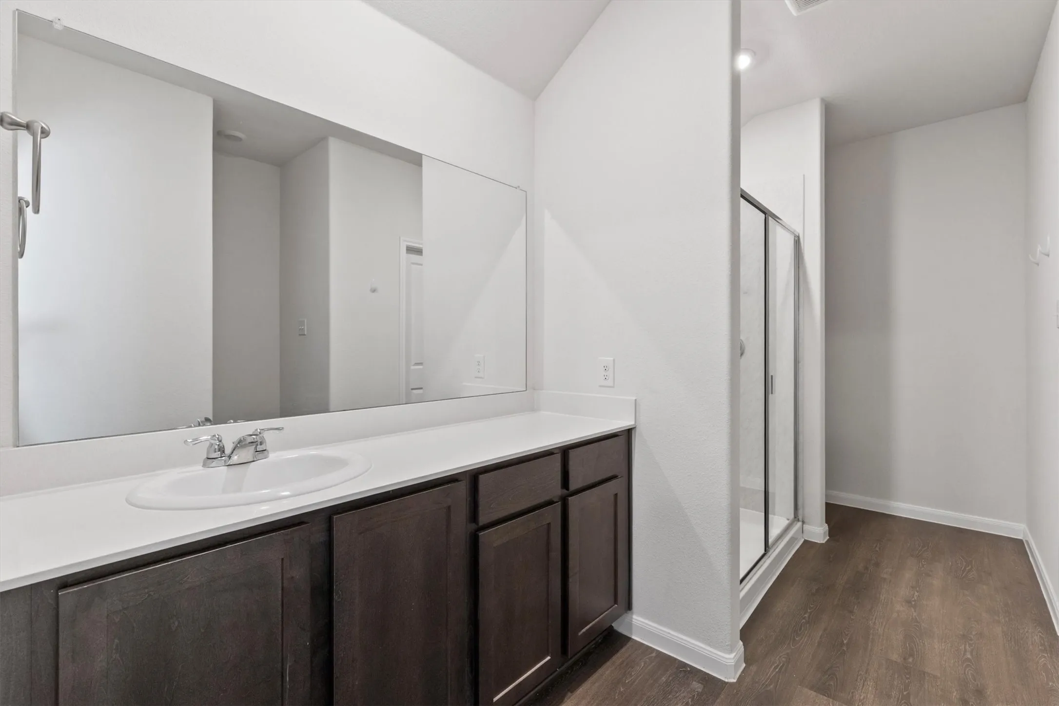 Single Family Residence For Sale in Grayson County , 3916 Oak Creek Circle, Denison, Texas 75020, 3 Bedroom, 2 Bathroom, 2 Garage spaces, 1,517 Sqft, built in 2021, mls#21311432, Real Estate Agent in Denison, Homes For Sale in Grayson county, Homes For Sale in Denison, Realtor in Denison Texas, Real Estate Brokerage Independent Realty Texas, Luminita Cordes Realtor