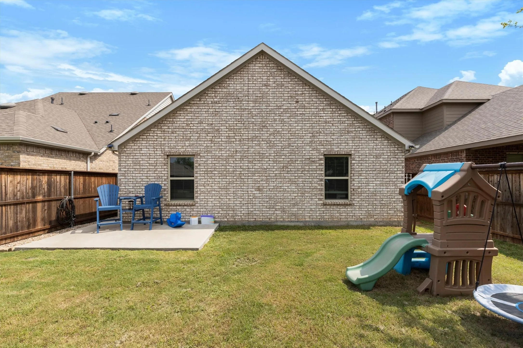 Single Family Residence For Sale in Grayson County , 3916 Oak Creek Circle, Denison, Texas 75020, 3 Bedroom, 2 Bathroom, 2 Garage spaces, 1,517 Sqft, built in 2021, mls#21311432, Real Estate Agent in Denison, Homes For Sale in Grayson county, Homes For Sale in Denison, Realtor in Denison Texas, Real Estate Brokerage Independent Realty Texas, Luminita Cordes Realtor