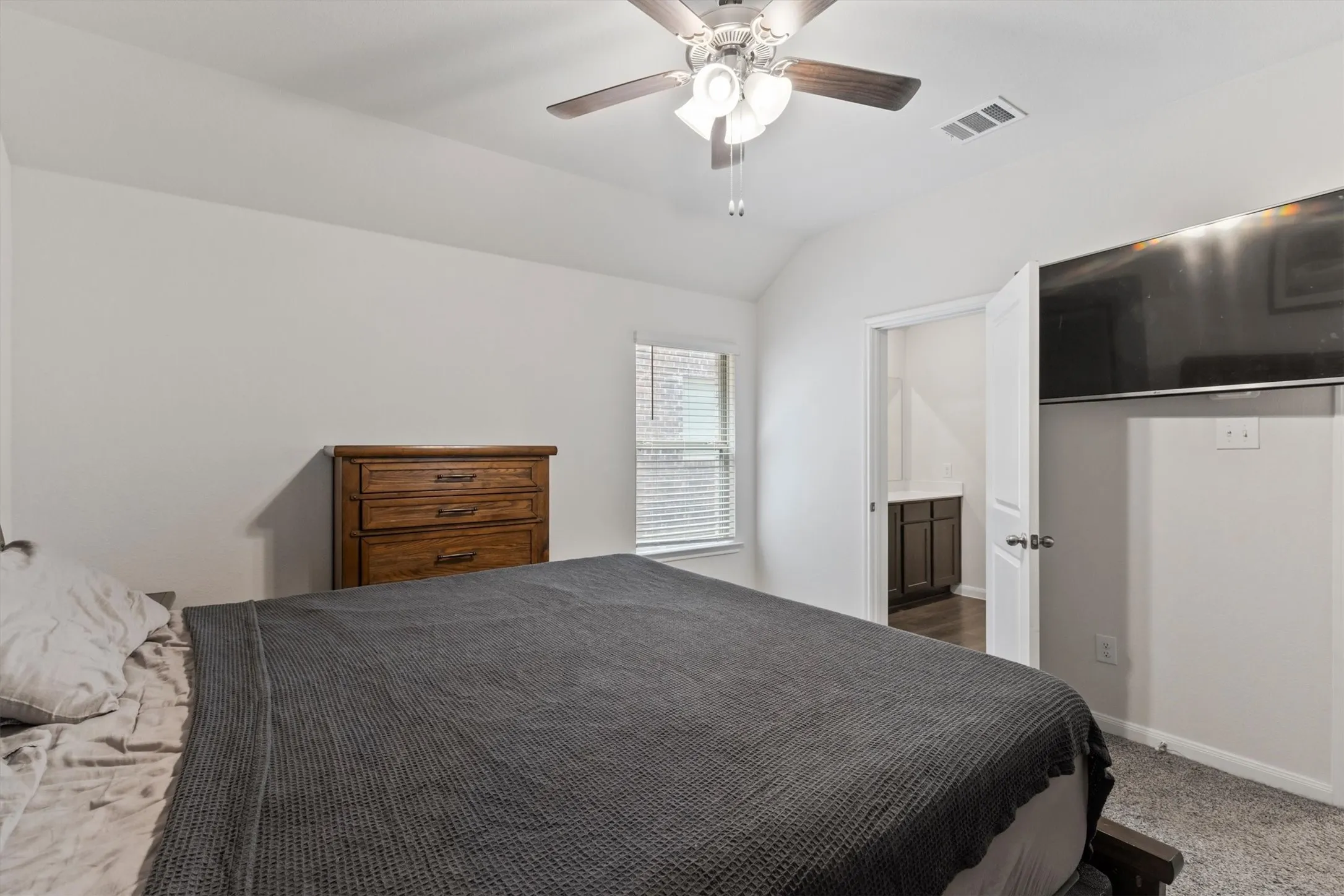 Single Family Residence For Sale in Grayson County , 3916 Oak Creek Circle, Denison, Texas 75020, 3 Bedroom, 2 Bathroom, 2 Garage spaces, 1,517 Sqft, built in 2021, mls#21311432, Real Estate Agent in Denison, Homes For Sale in Grayson county, Homes For Sale in Denison, Realtor in Denison Texas, Real Estate Brokerage Independent Realty Texas, Luminita Cordes Realtor