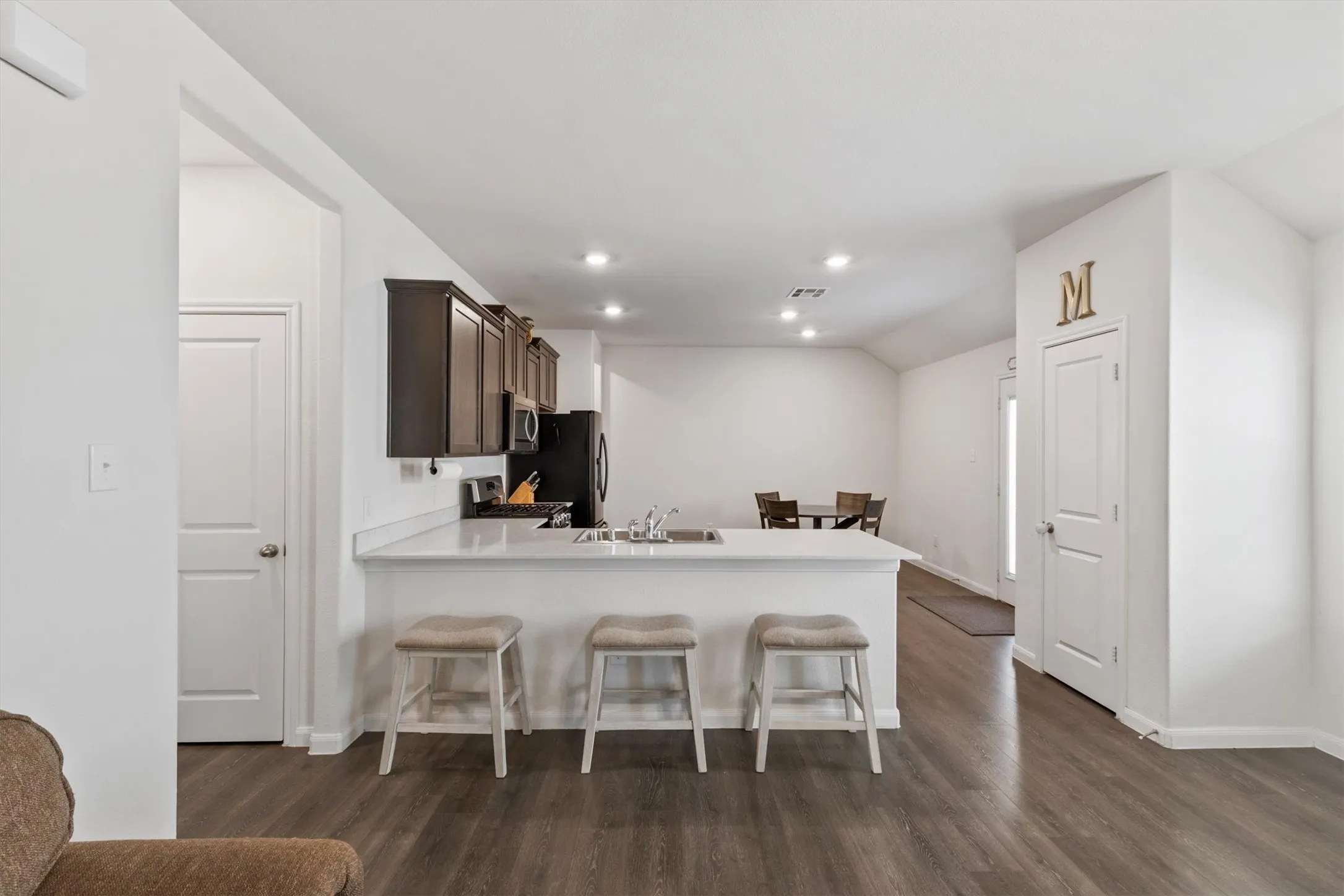 Single Family Residence For Sale in Grayson County , 3916 Oak Creek Circle, Denison, Texas 75020, 3 Bedroom, 2 Bathroom, 2 Garage spaces, 1,517 Sqft, built in 2021, mls#21311432, Real Estate Agent in Denison, Homes For Sale in Grayson county, Homes For Sale in Denison, Realtor in Denison Texas, Real Estate Brokerage Independent Realty Texas, Luminita Cordes Realtor