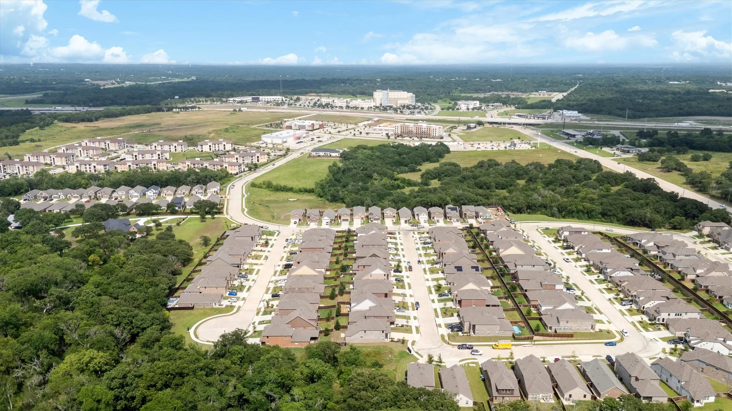 Single Family Residence For Sale in Grayson County , 3916 Oak Creek Circle, Denison, Texas 75020, 3 Bedroom, 2 Bathroom, 2 Garage spaces, 1,517 Sqft, built in 2021, mls#21311432, Real Estate Agent in Denison, Homes For Sale in Grayson county, Homes For Sale in Denison, Realtor in Denison Texas, Real Estate Brokerage Independent Realty Texas, Luminita Cordes Realtor
