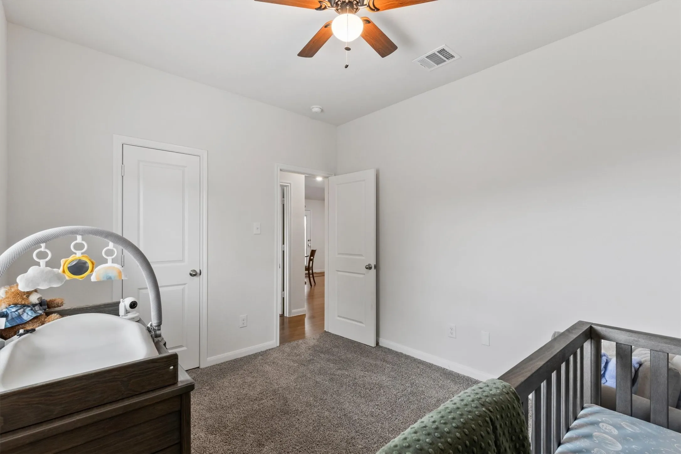 Single Family Residence For Sale in Grayson County , 3916 Oak Creek Circle, Denison, Texas 75020, 3 Bedroom, 2 Bathroom, 2 Garage spaces, 1,517 Sqft, built in 2021, mls#21311432, Real Estate Agent in Denison, Homes For Sale in Grayson county, Homes For Sale in Denison, Realtor in Denison Texas, Real Estate Brokerage Independent Realty Texas, Luminita Cordes Realtor